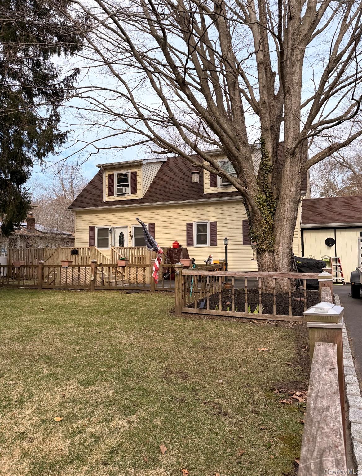 71 Crescent Street