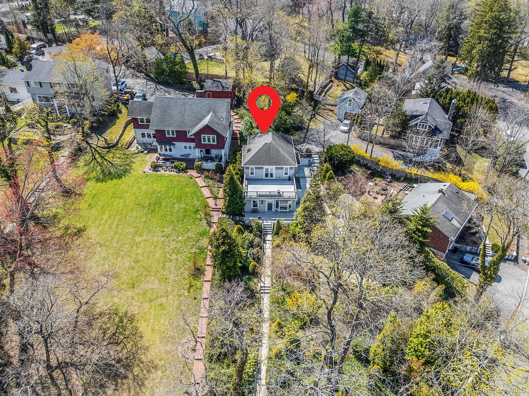 32 Crescent Drive