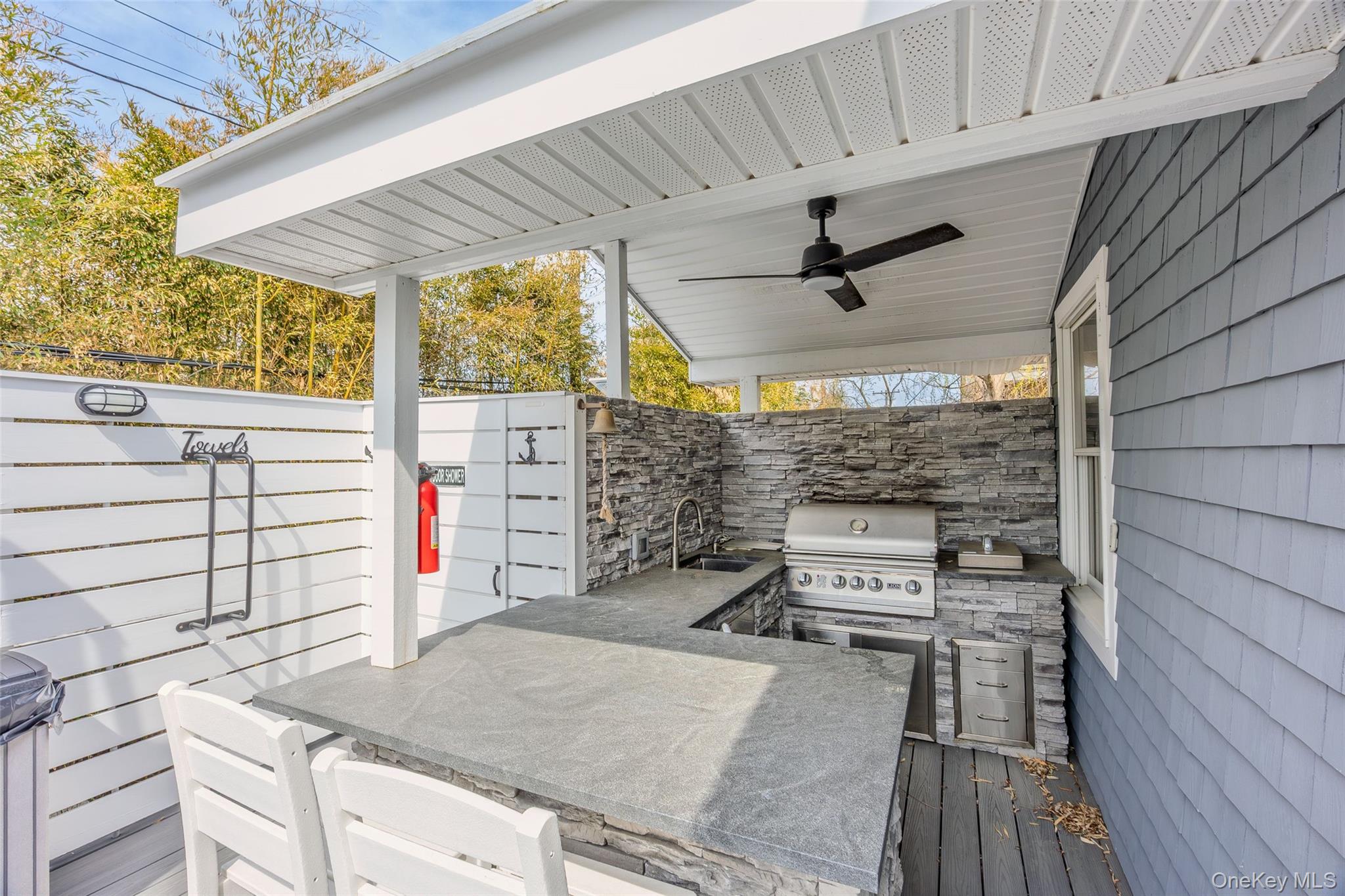 24 Bungalow Walk