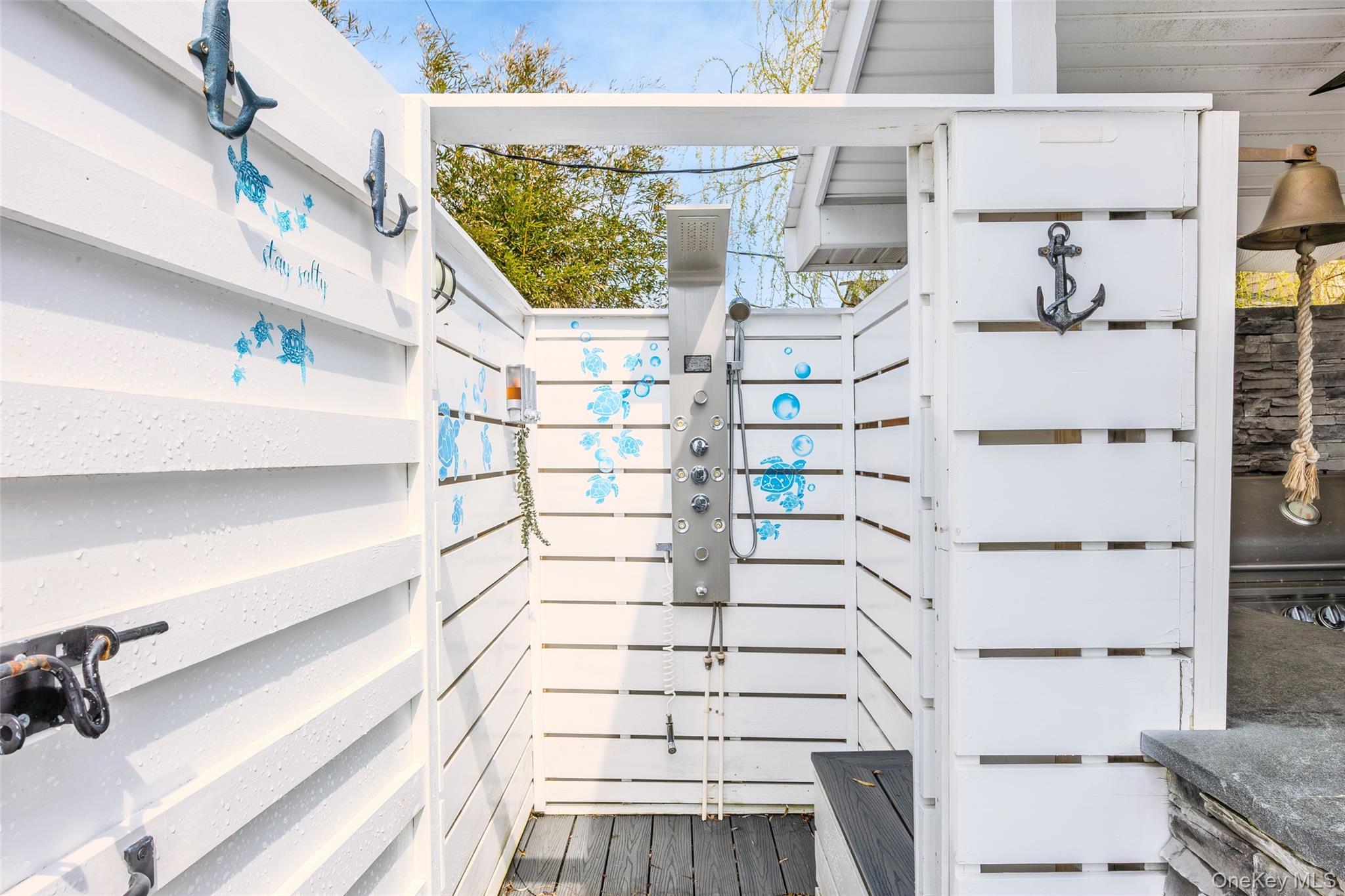 24 Bungalow Walk