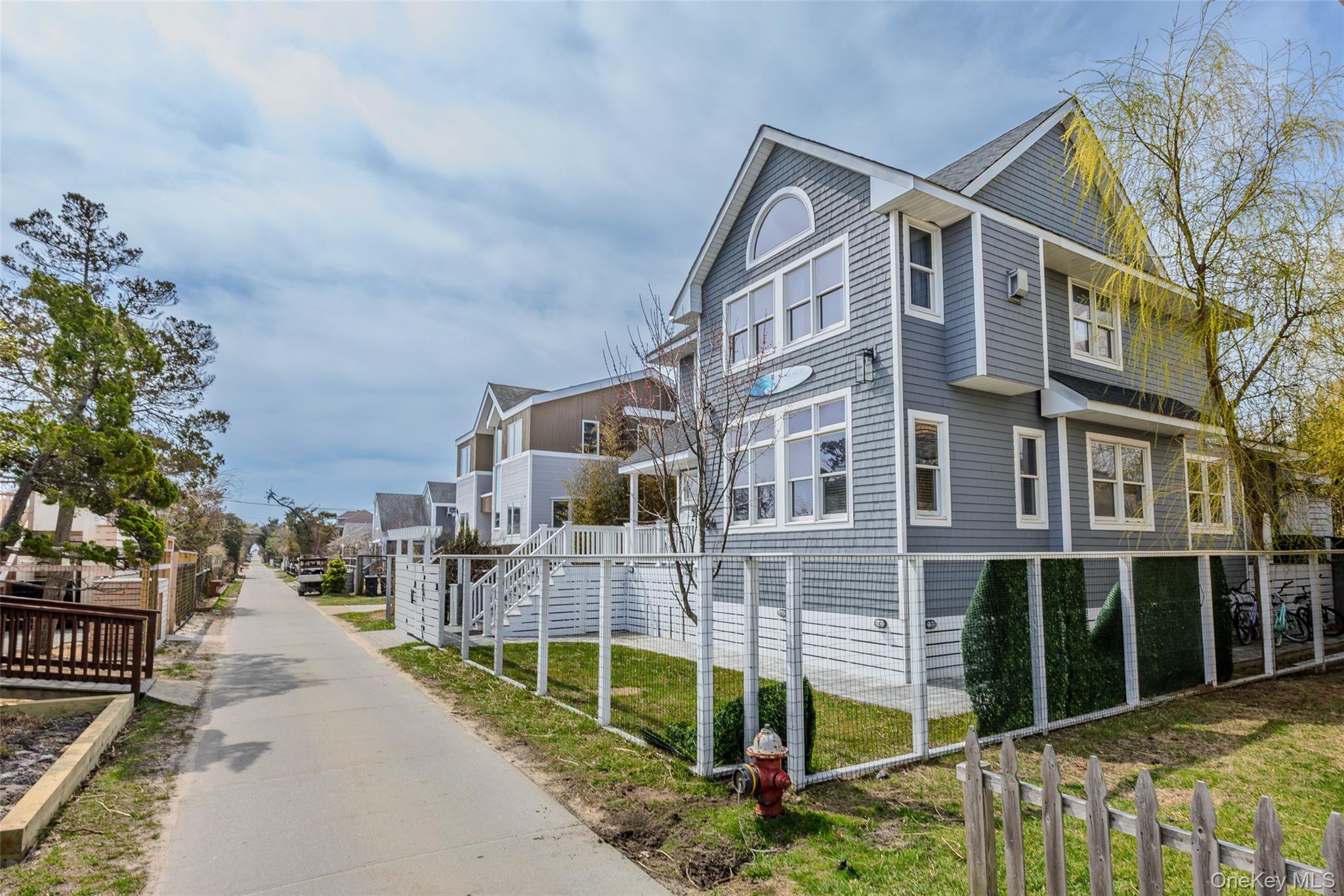 24 Bungalow Walk