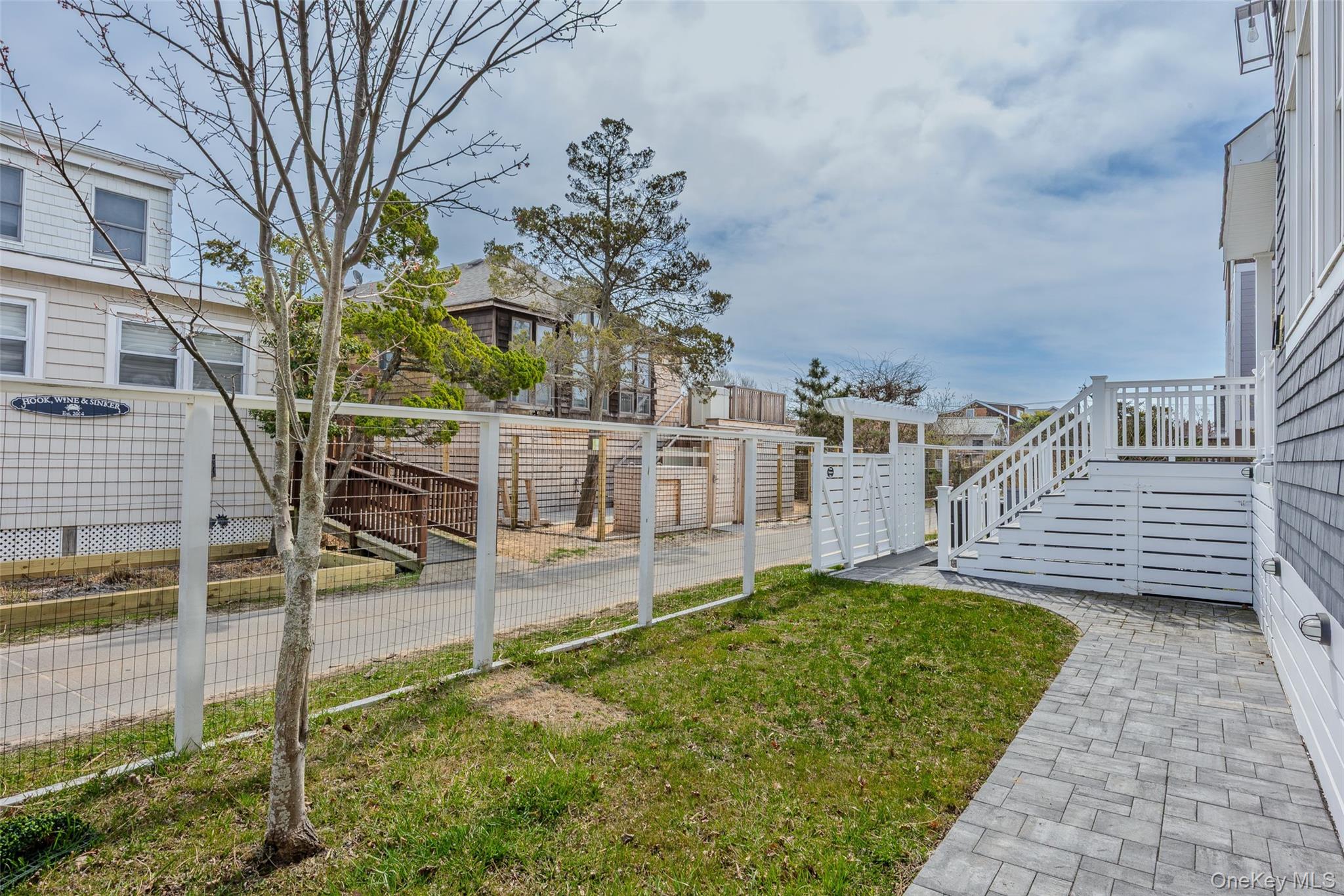 24 Bungalow Walk