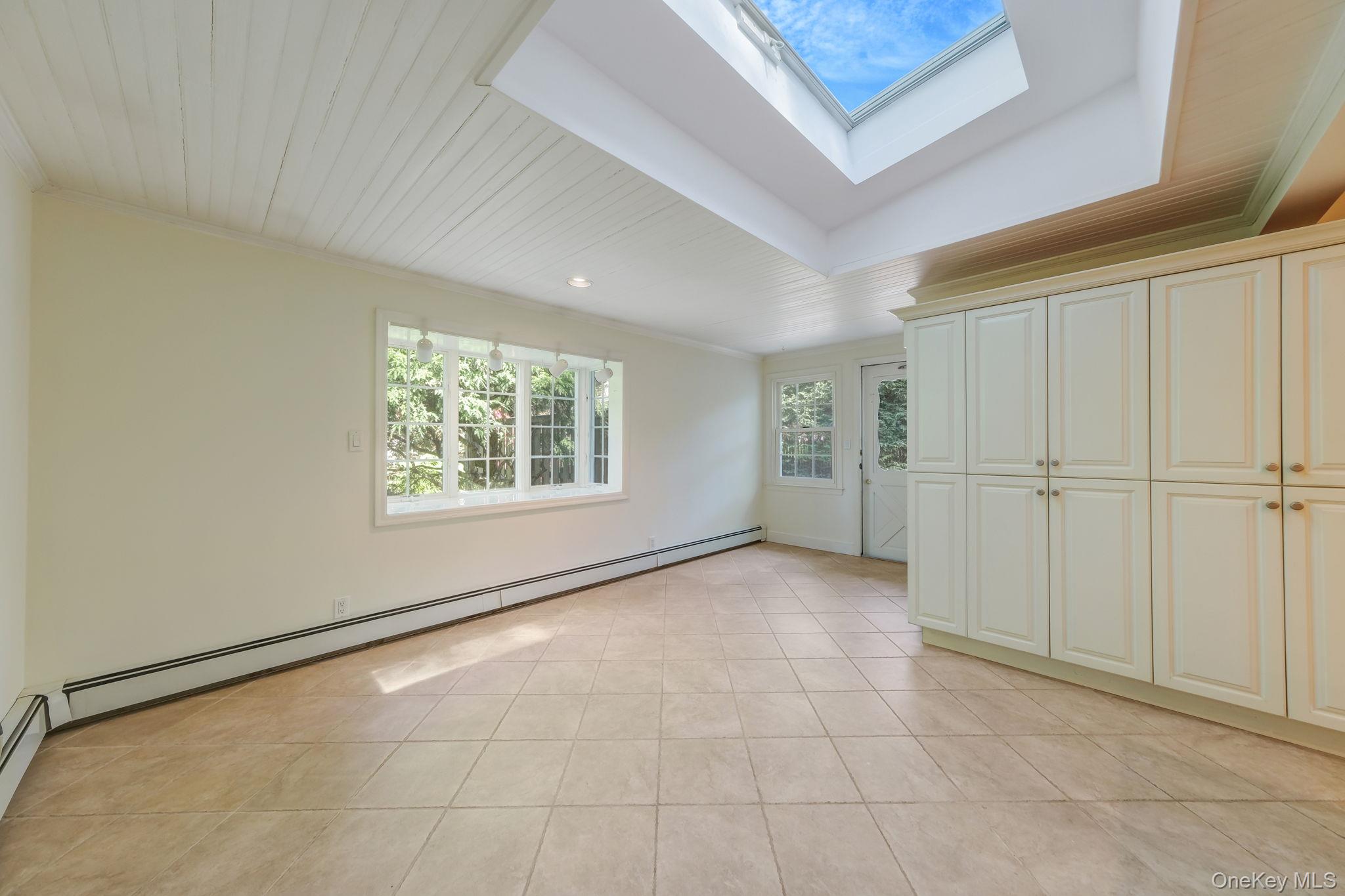 194 Huntington Bay Road