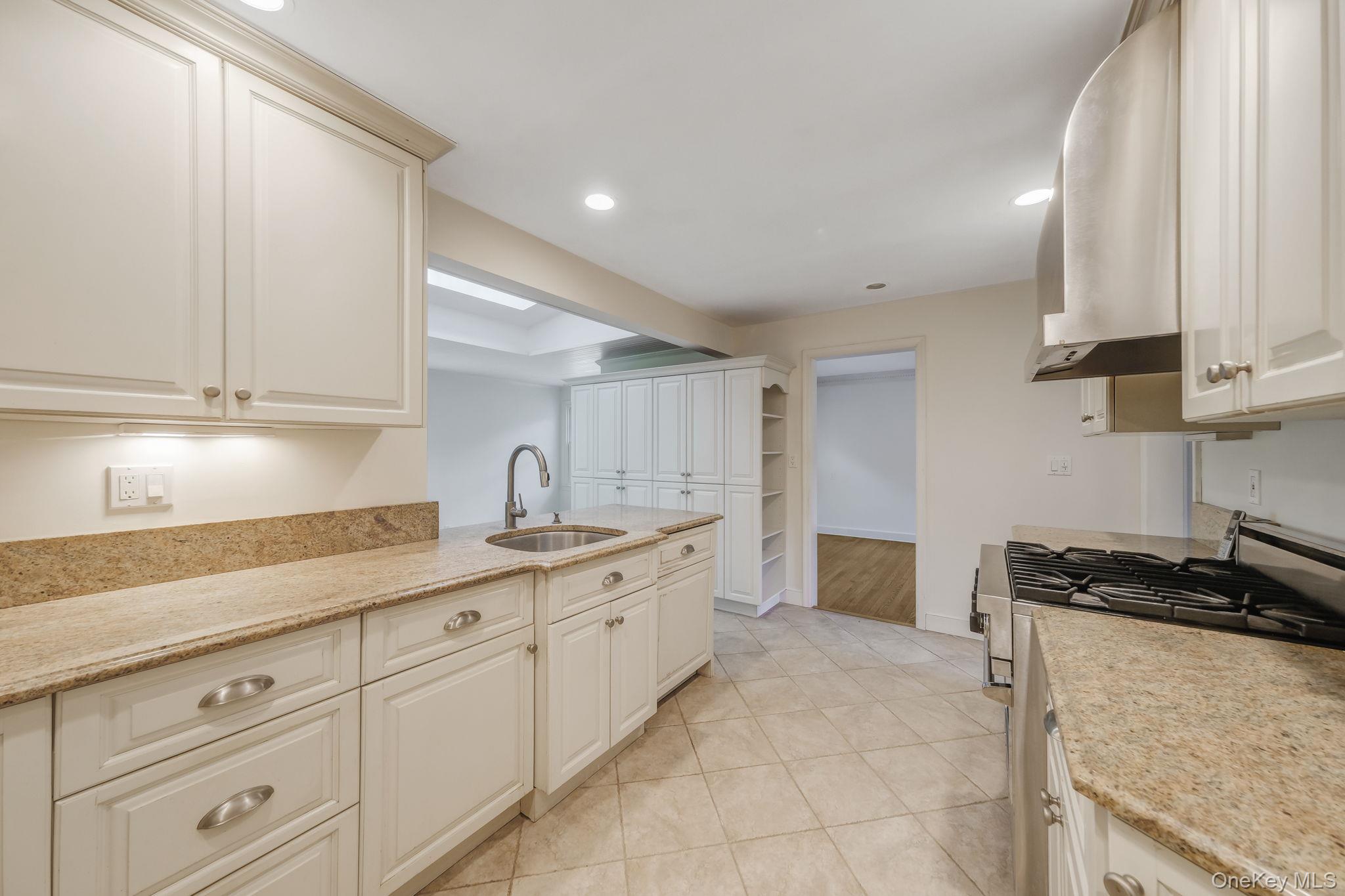 194 Huntington Bay Road