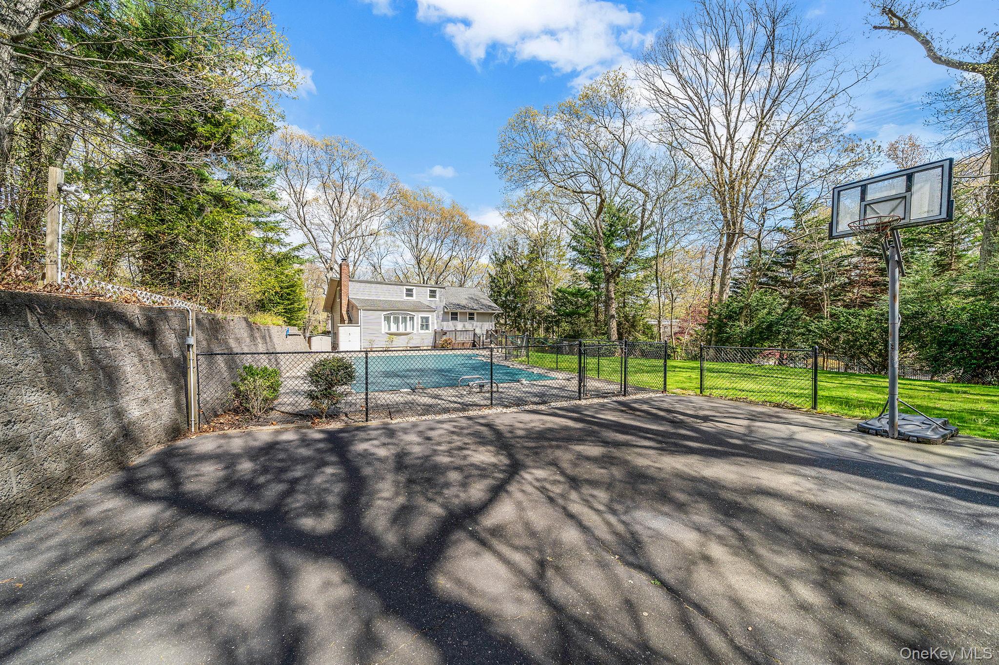 7 Carriage Court