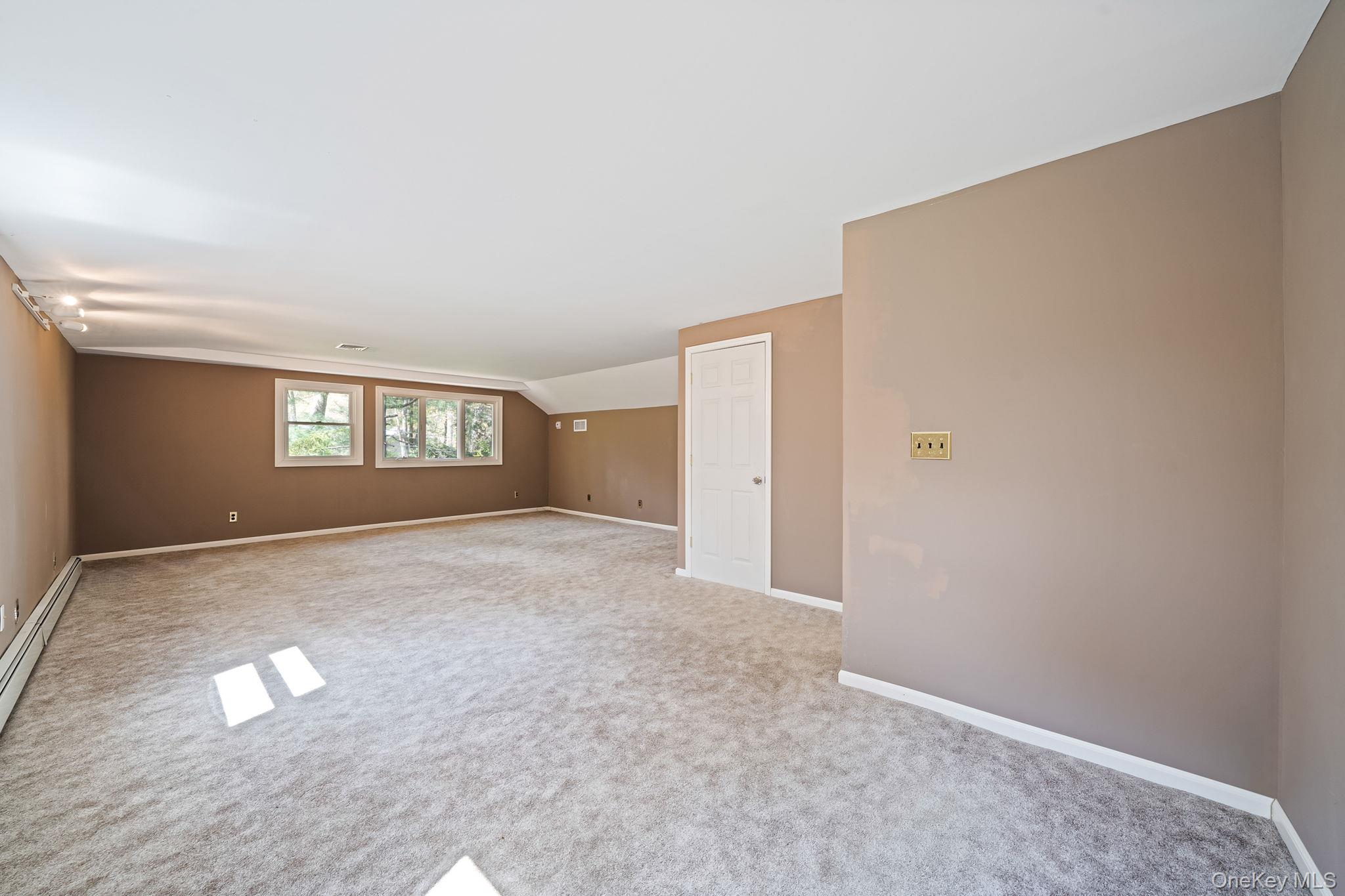 7 Carriage Court