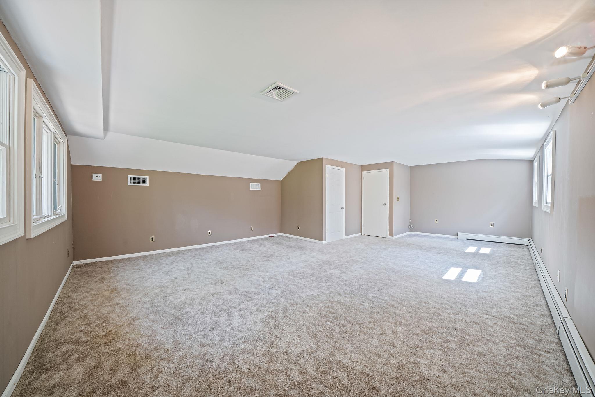 7 Carriage Court