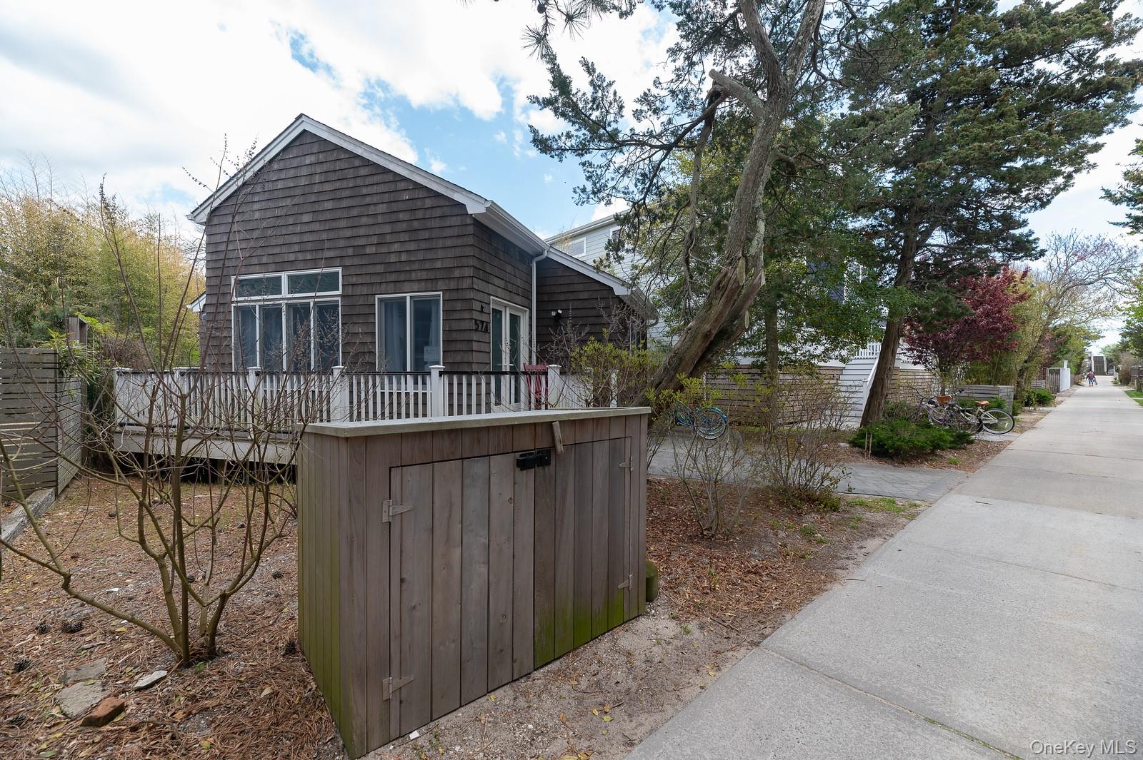 574 Bayberry Walk