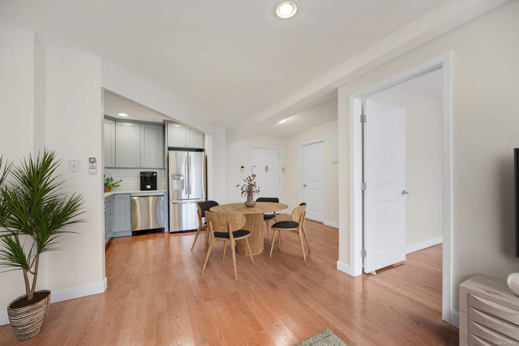25-47 23rd Street Unit: 3R