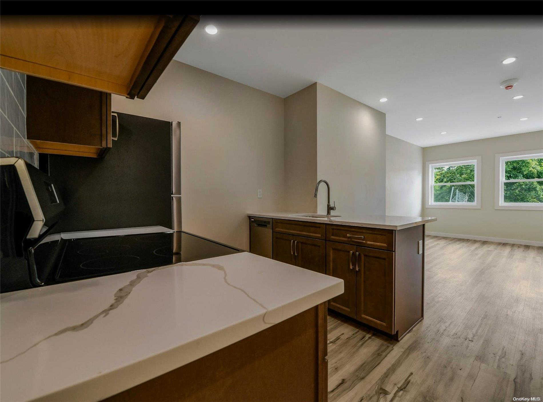 400 A New York Avenue Unit: 2