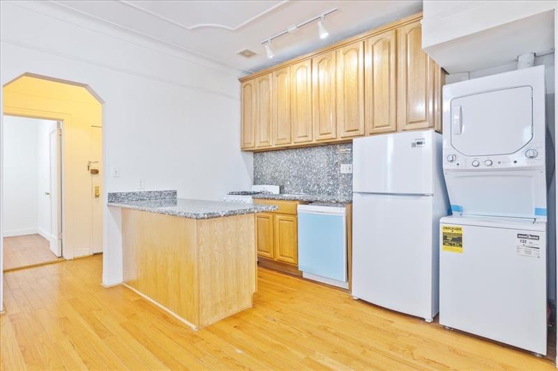 351 16th Street 2-F