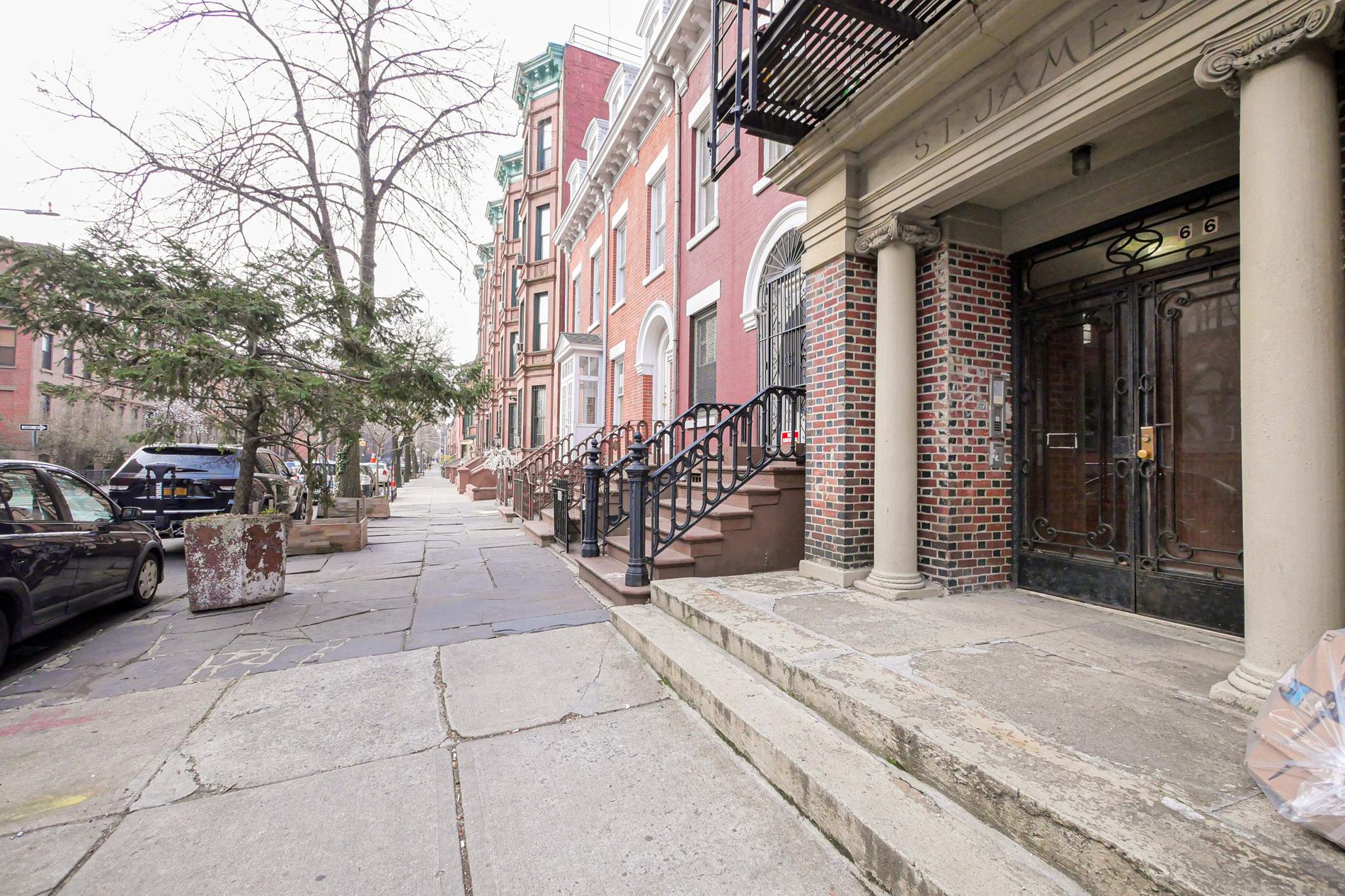 66 St James Place 2-LR