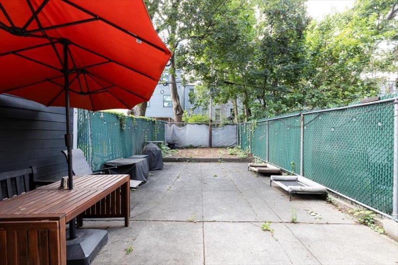 240 10th Street 1