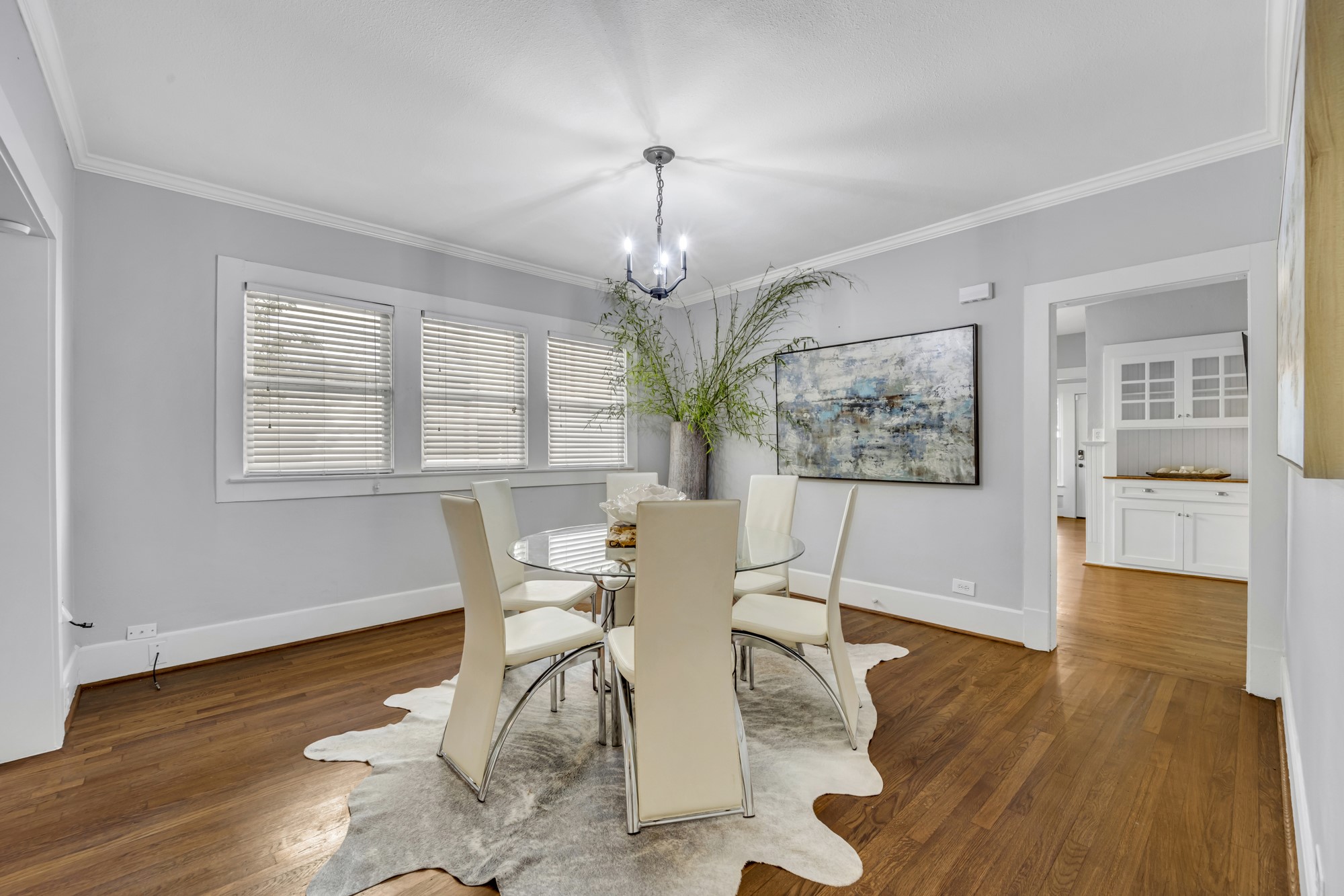 6227 Lakeshore Drive