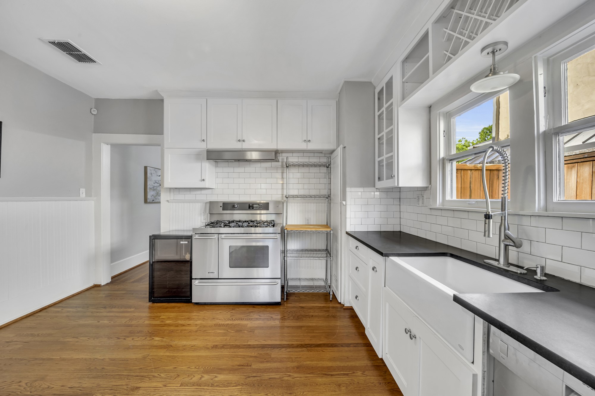 6227 Lakeshore Drive