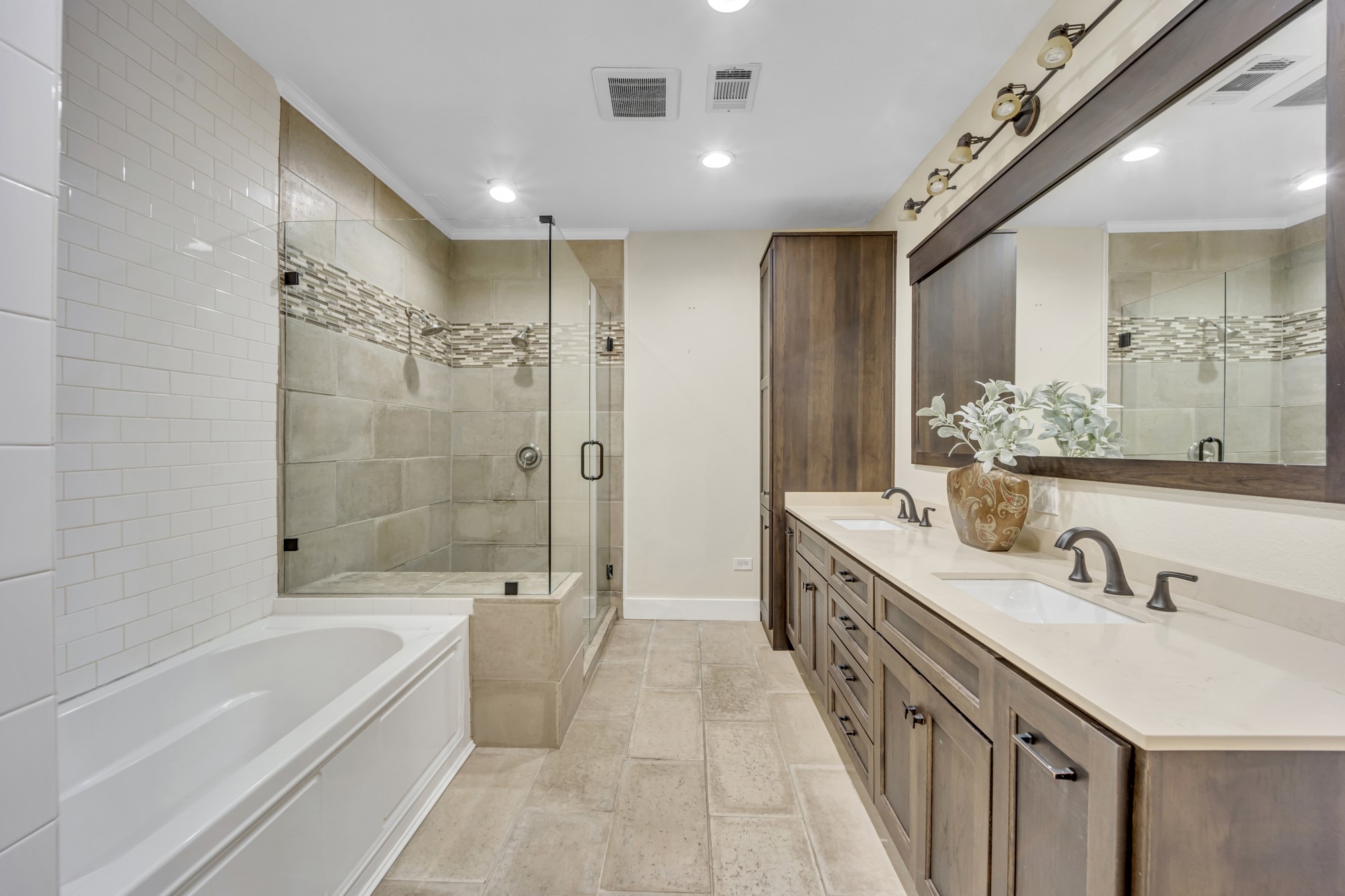 6227 Lakeshore Drive