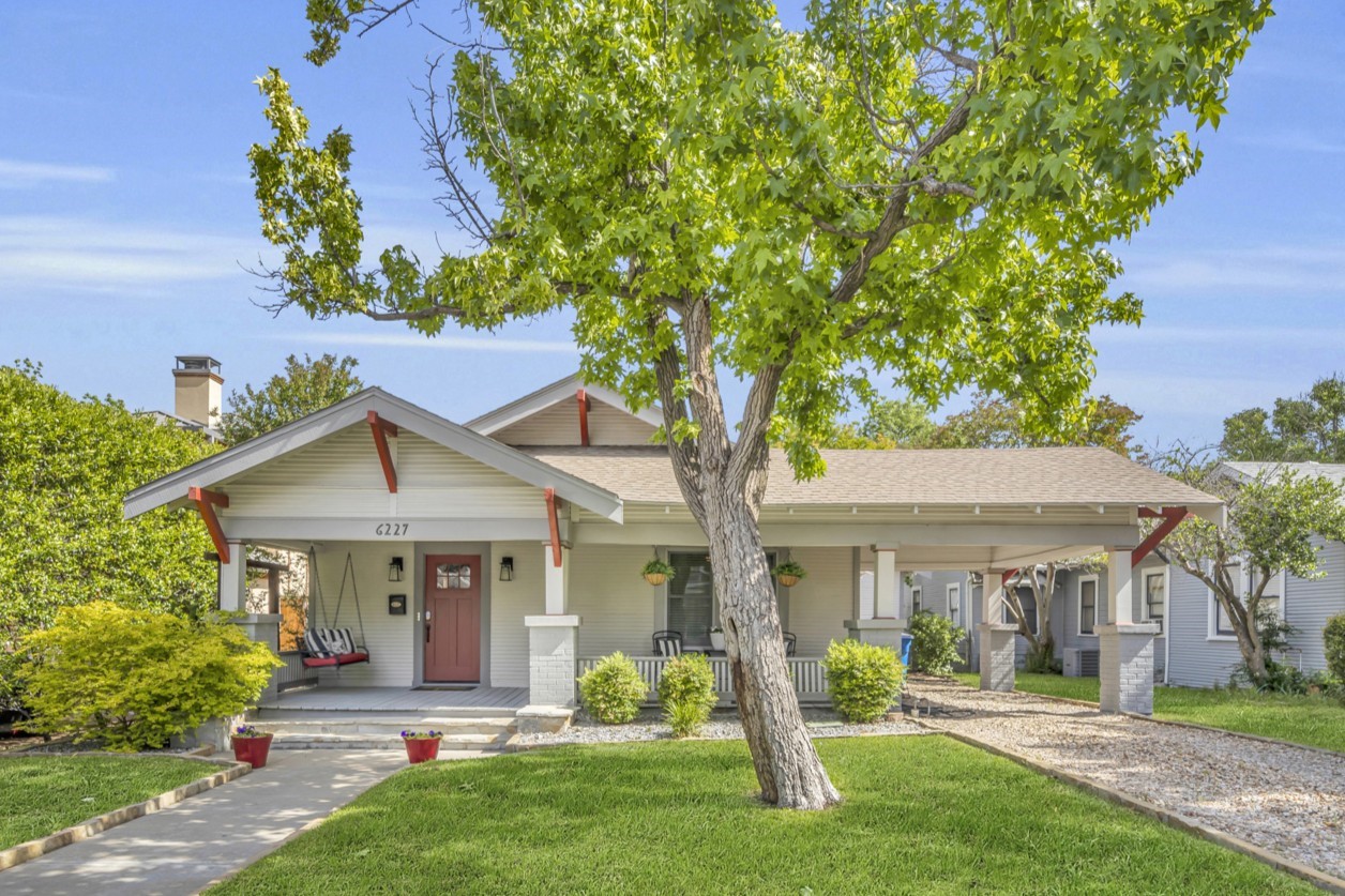 6227 Lakeshore Drive
