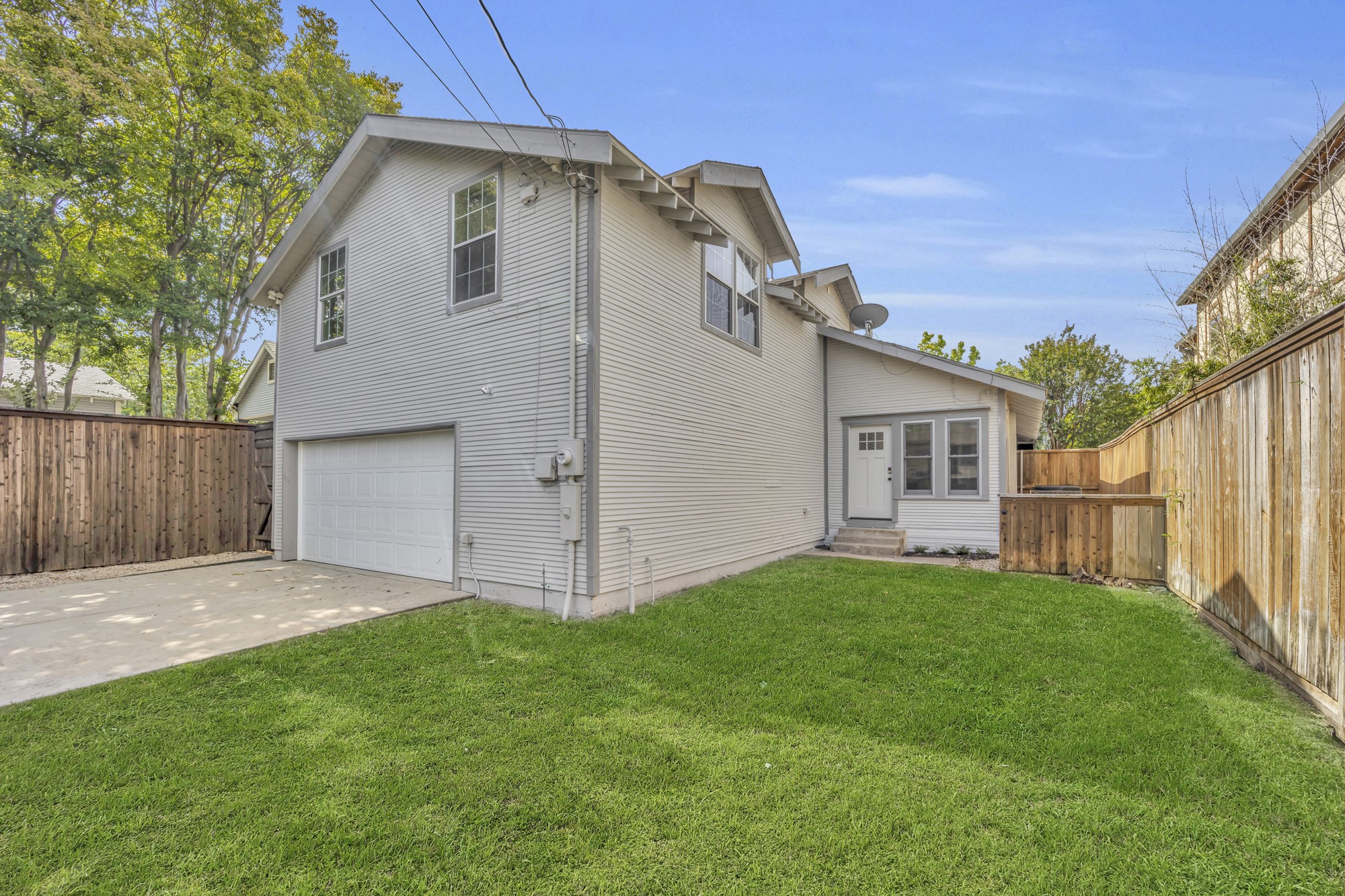 6227 Lakeshore Drive