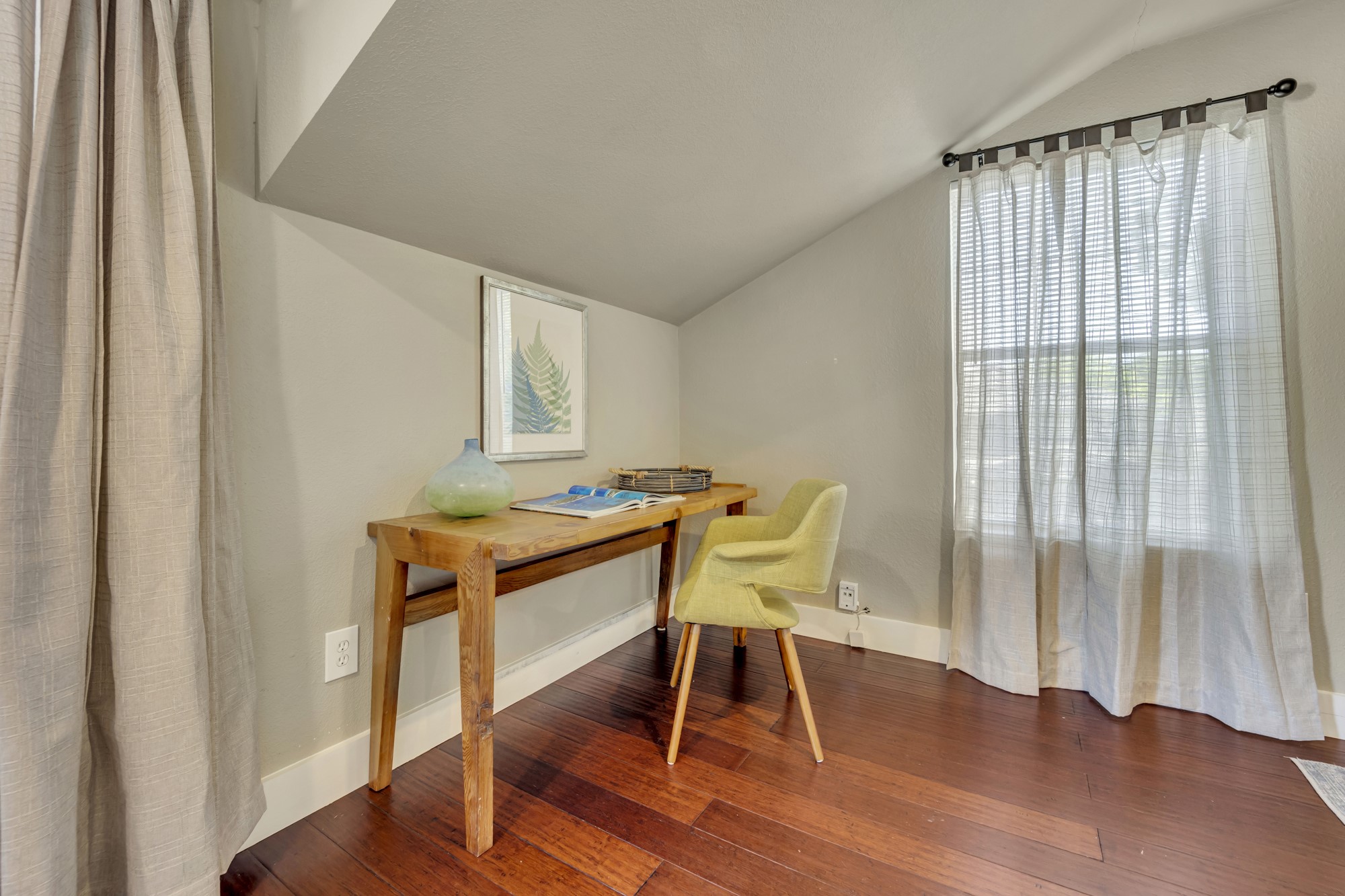 6227 Lakeshore Drive