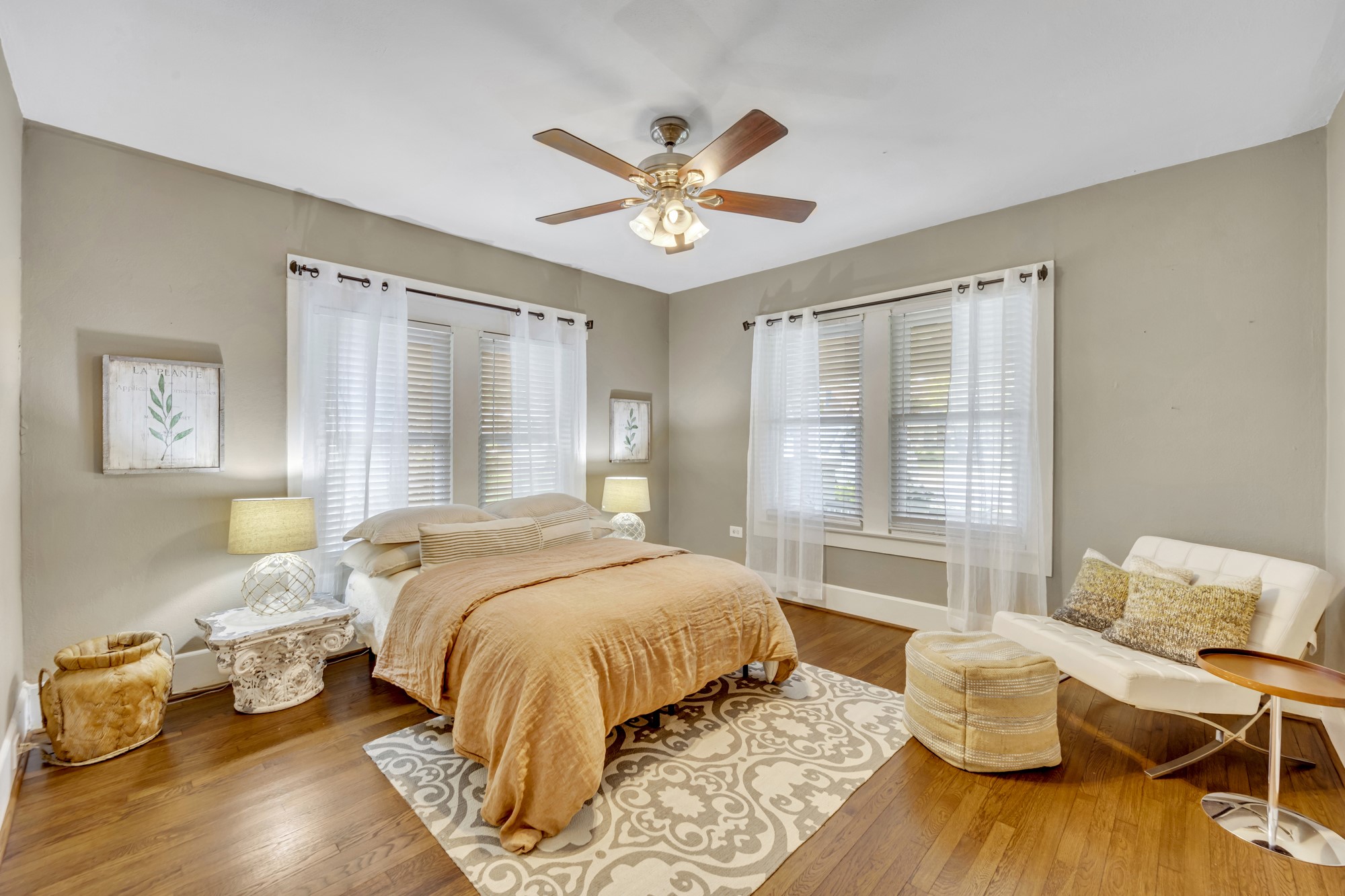 6227 Lakeshore Drive