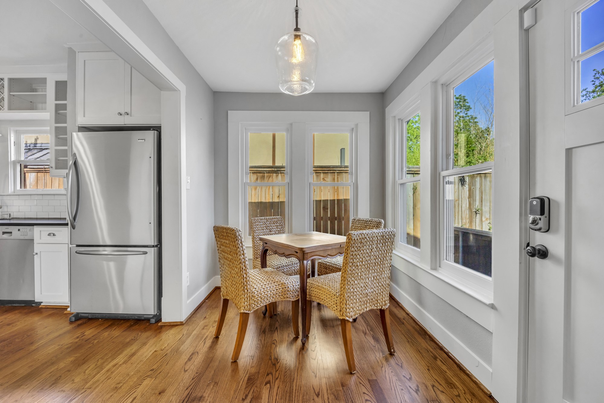 6227 Lakeshore Drive
