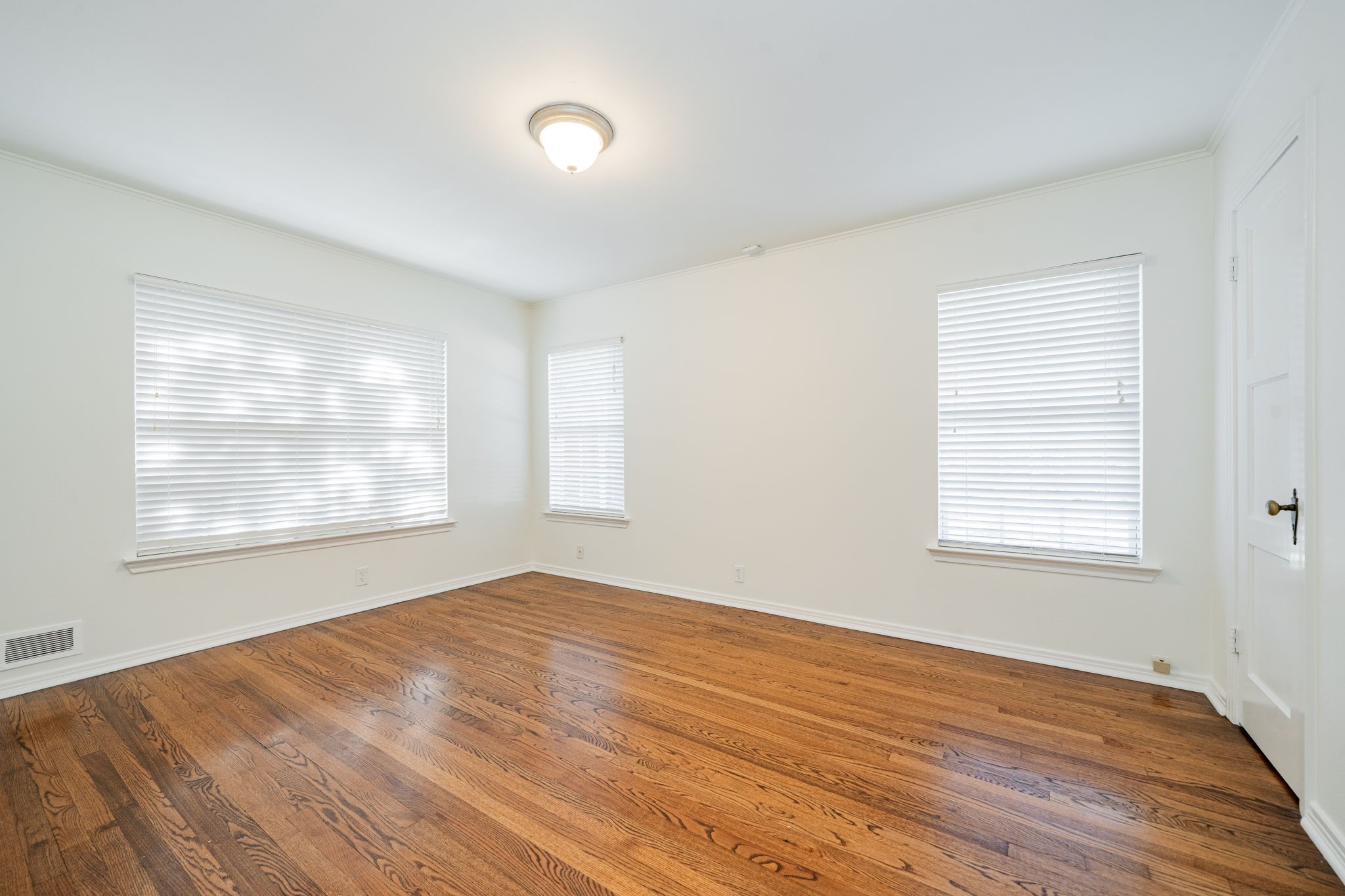 6627 Starling Circle