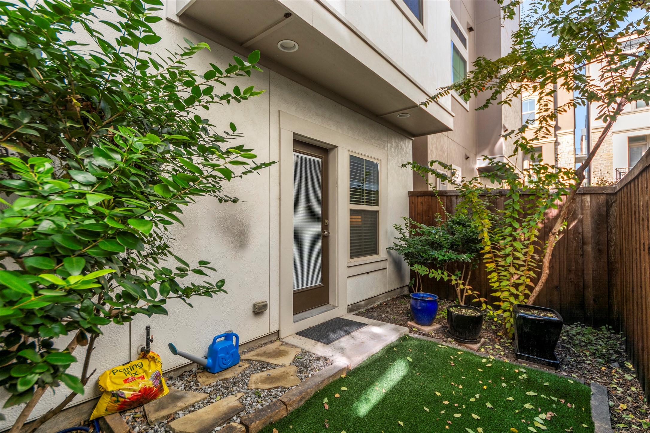 762 Lacey Oaks Place