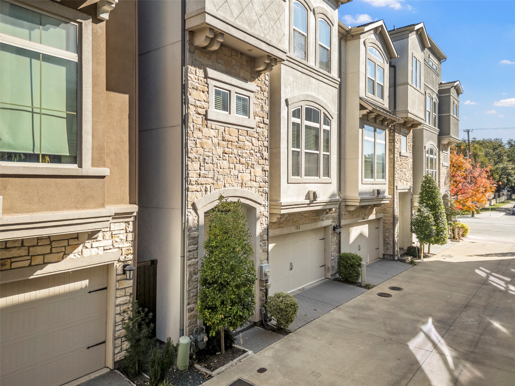 762 Lacey Oaks Place
