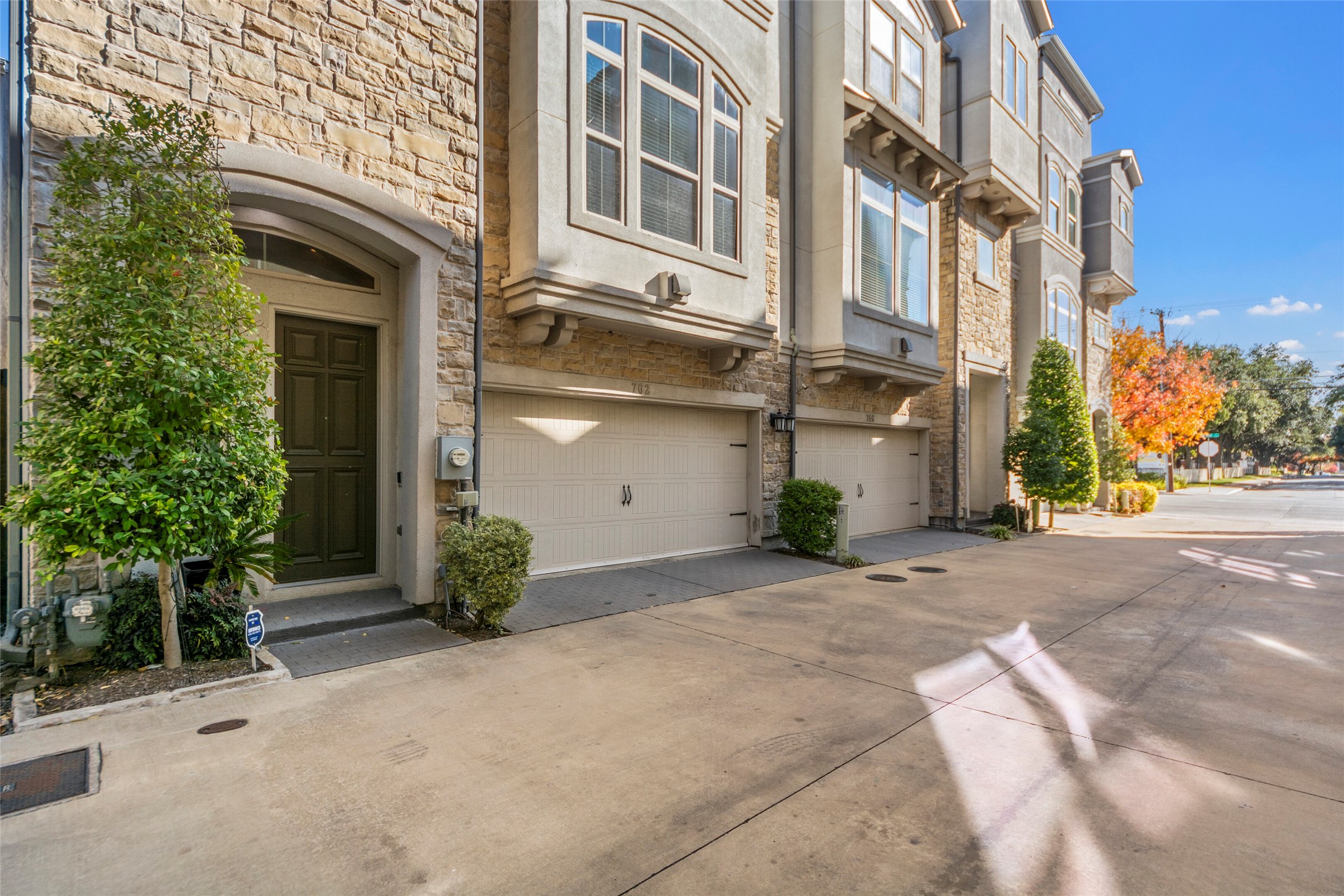 762 Lacey Oaks Place