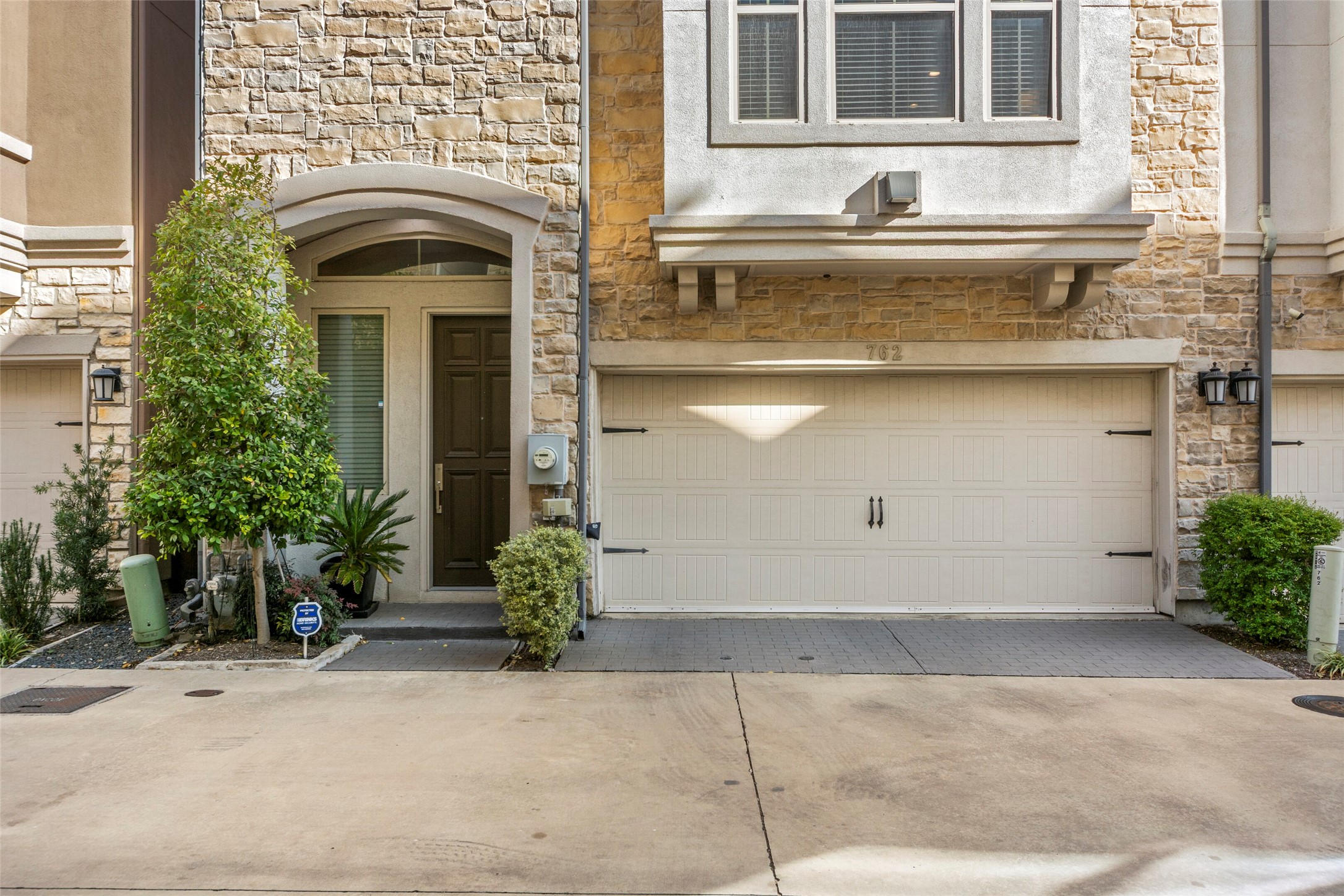 762 Lacey Oaks Place
