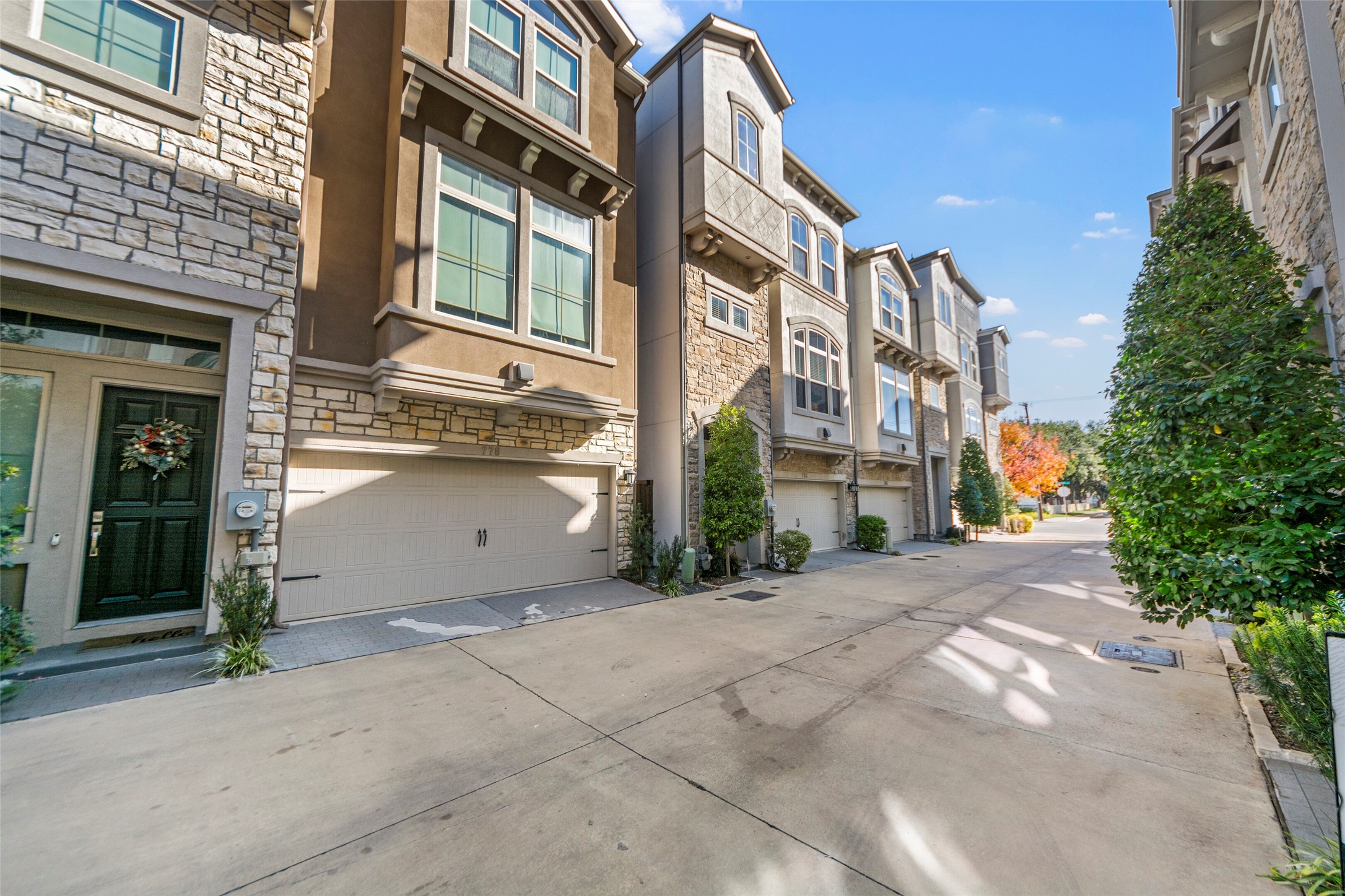 762 Lacey Oaks Place