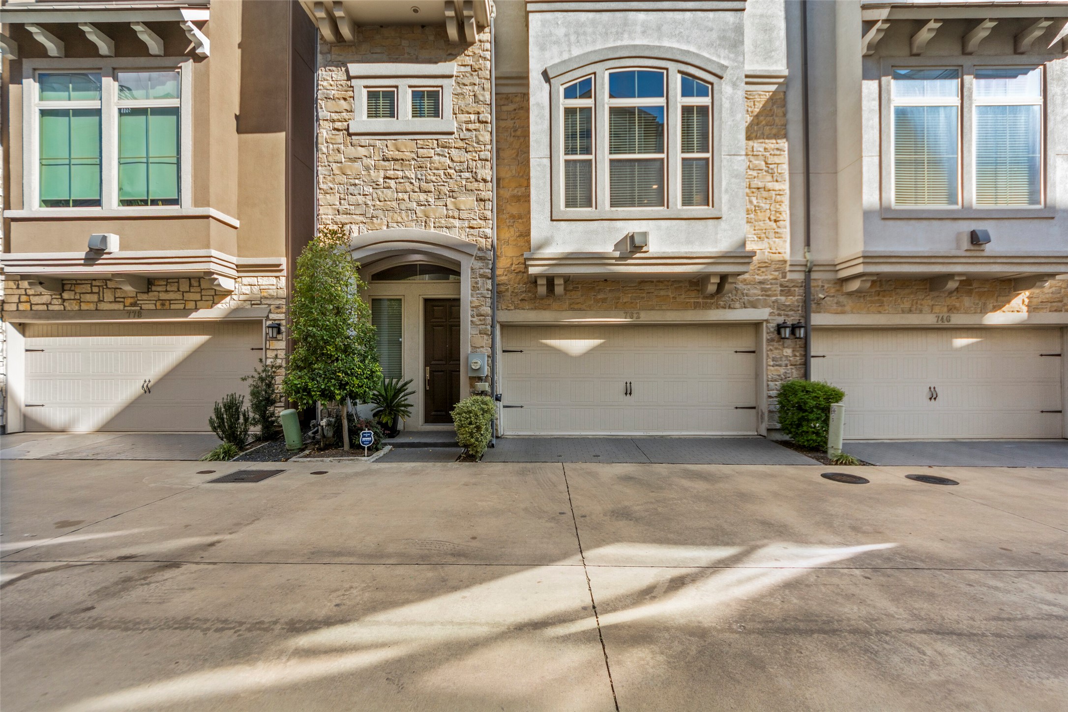 762 Lacey Oaks Place
