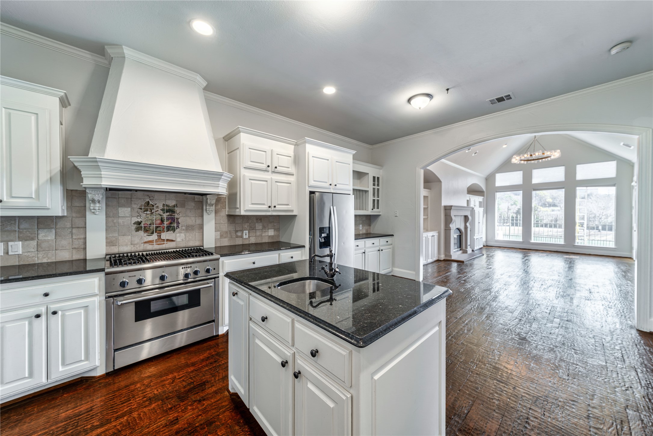 12034 Lueders Lane