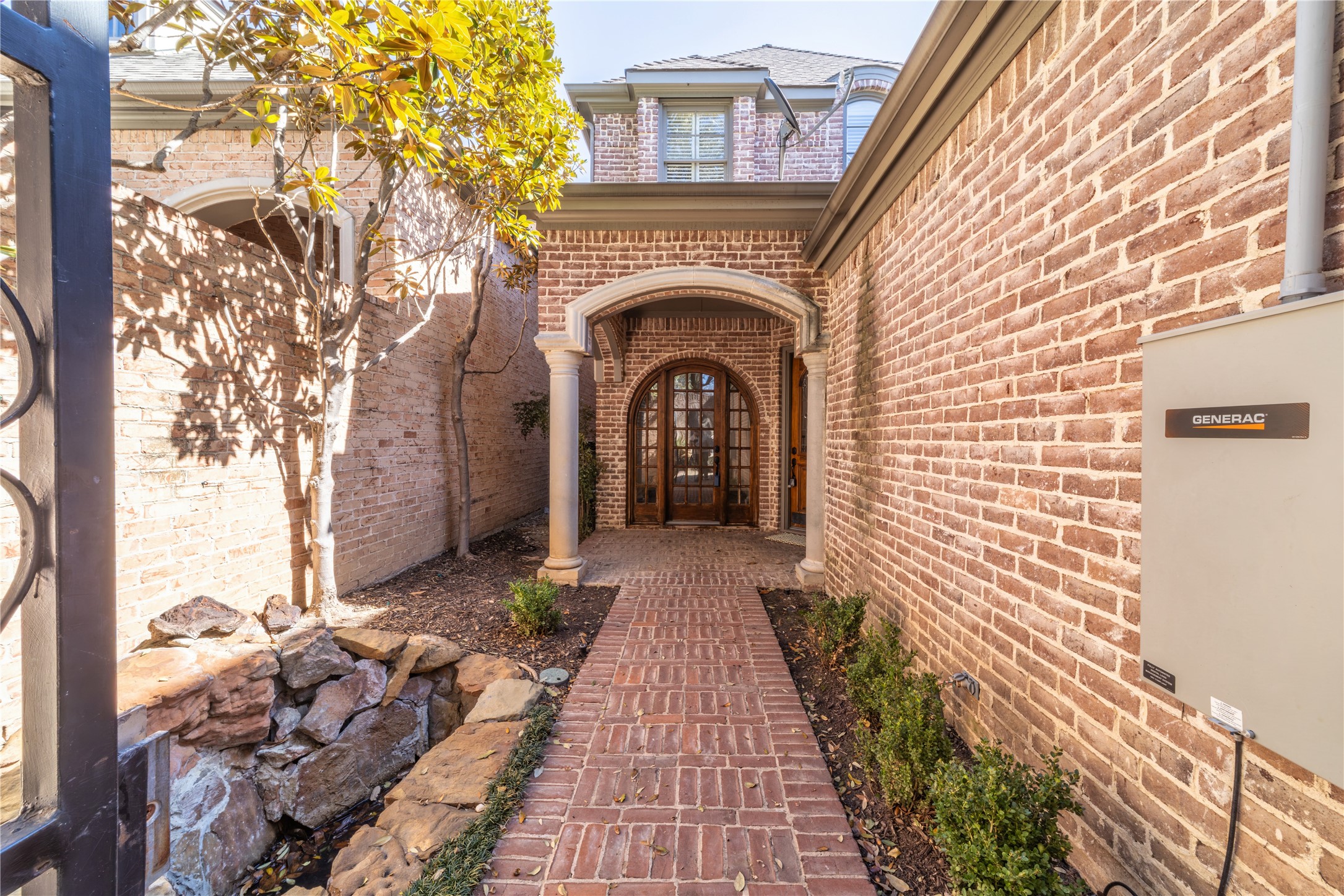 12034 Lueders Lane