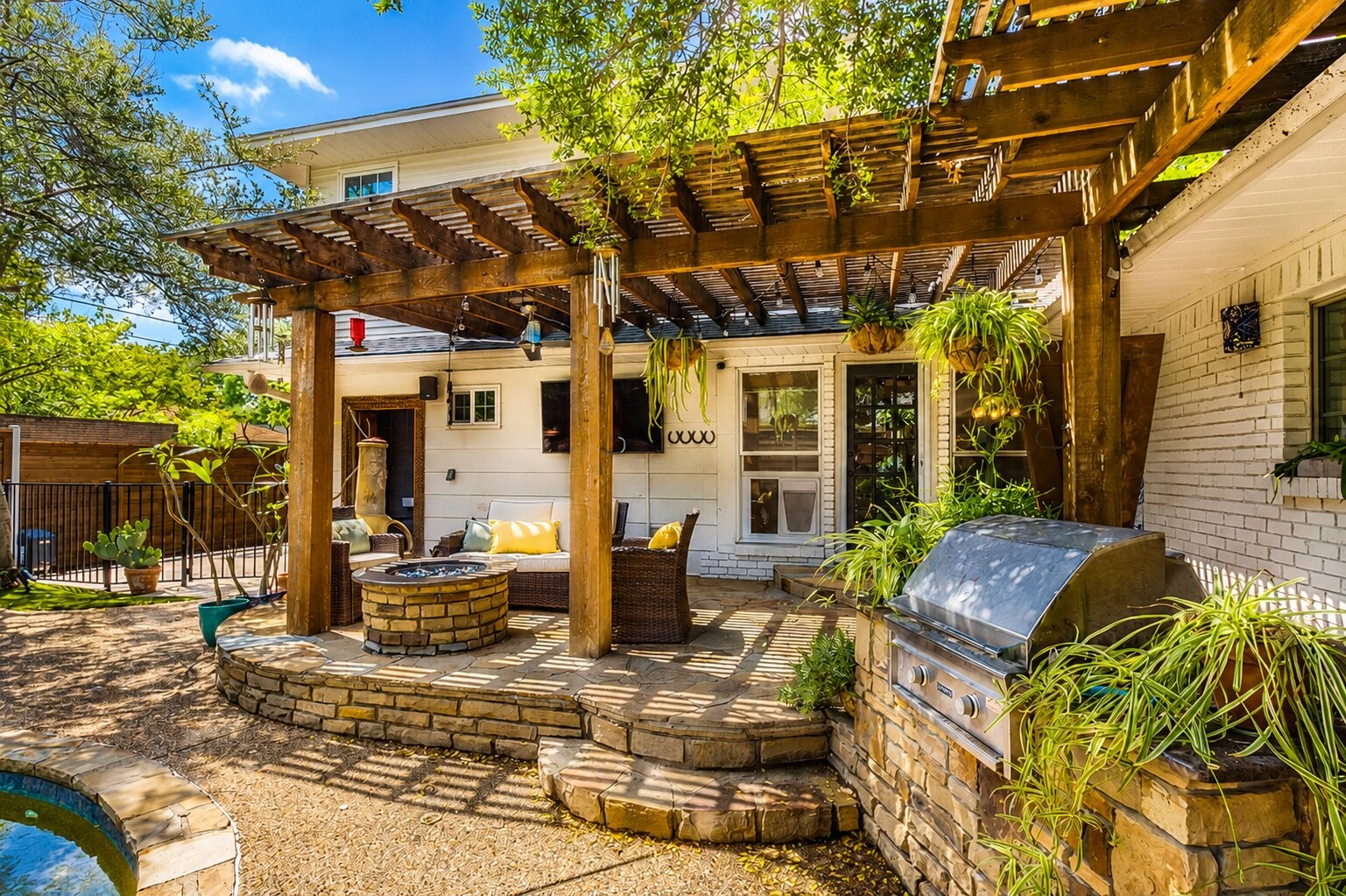 917 Fernwood Drive