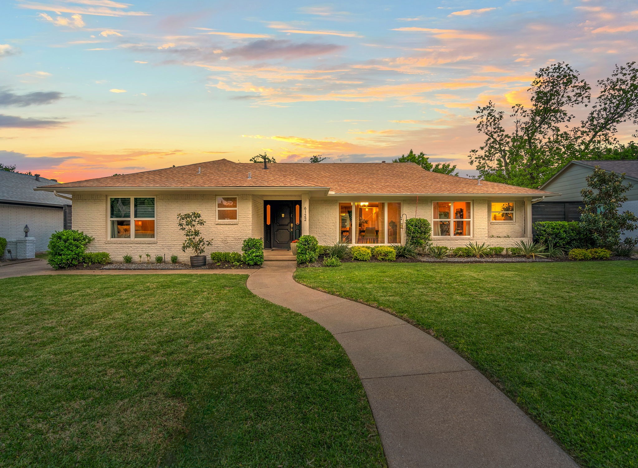 6122 E University Boulevard