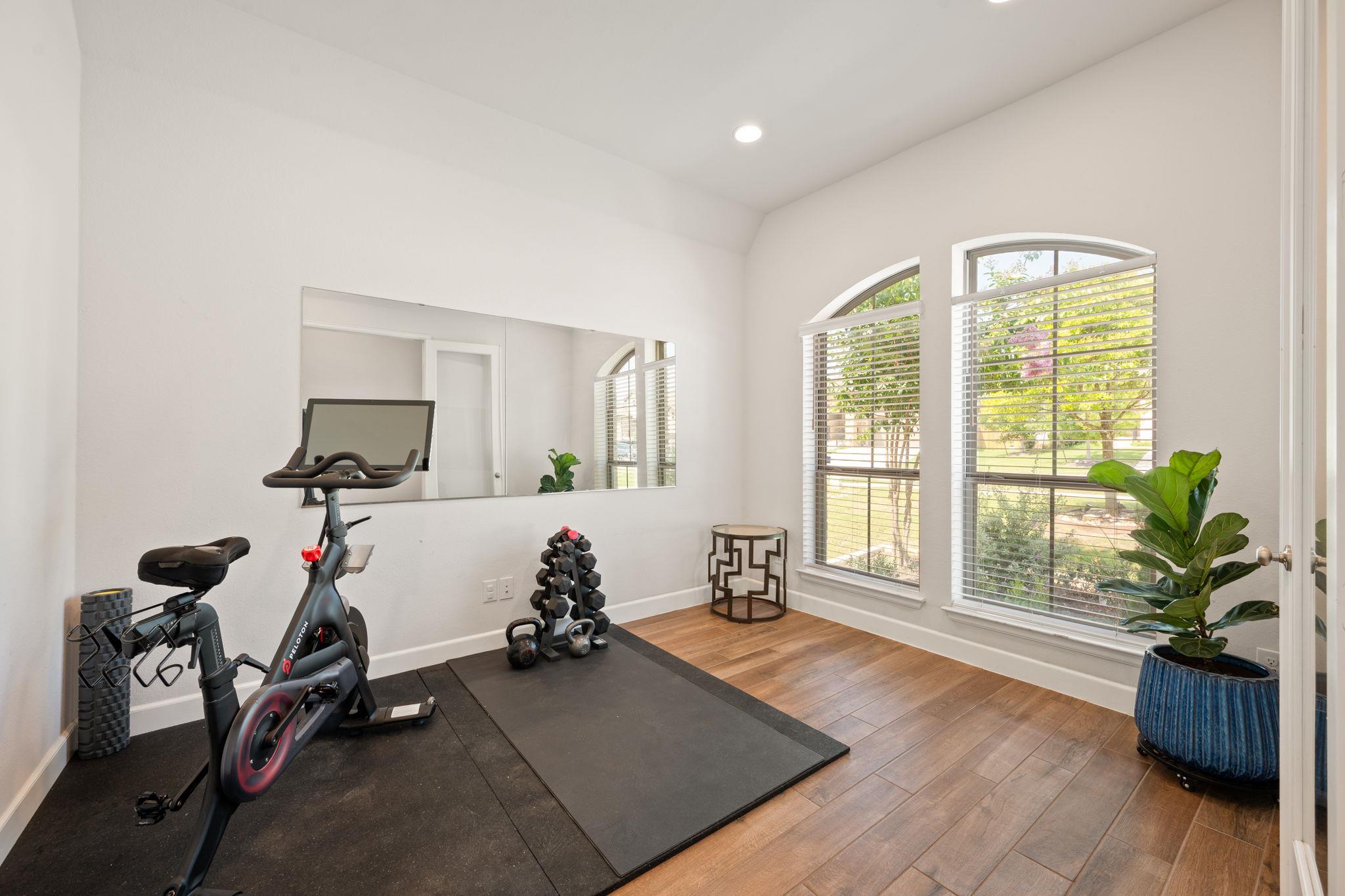343 Eagle Ford DR