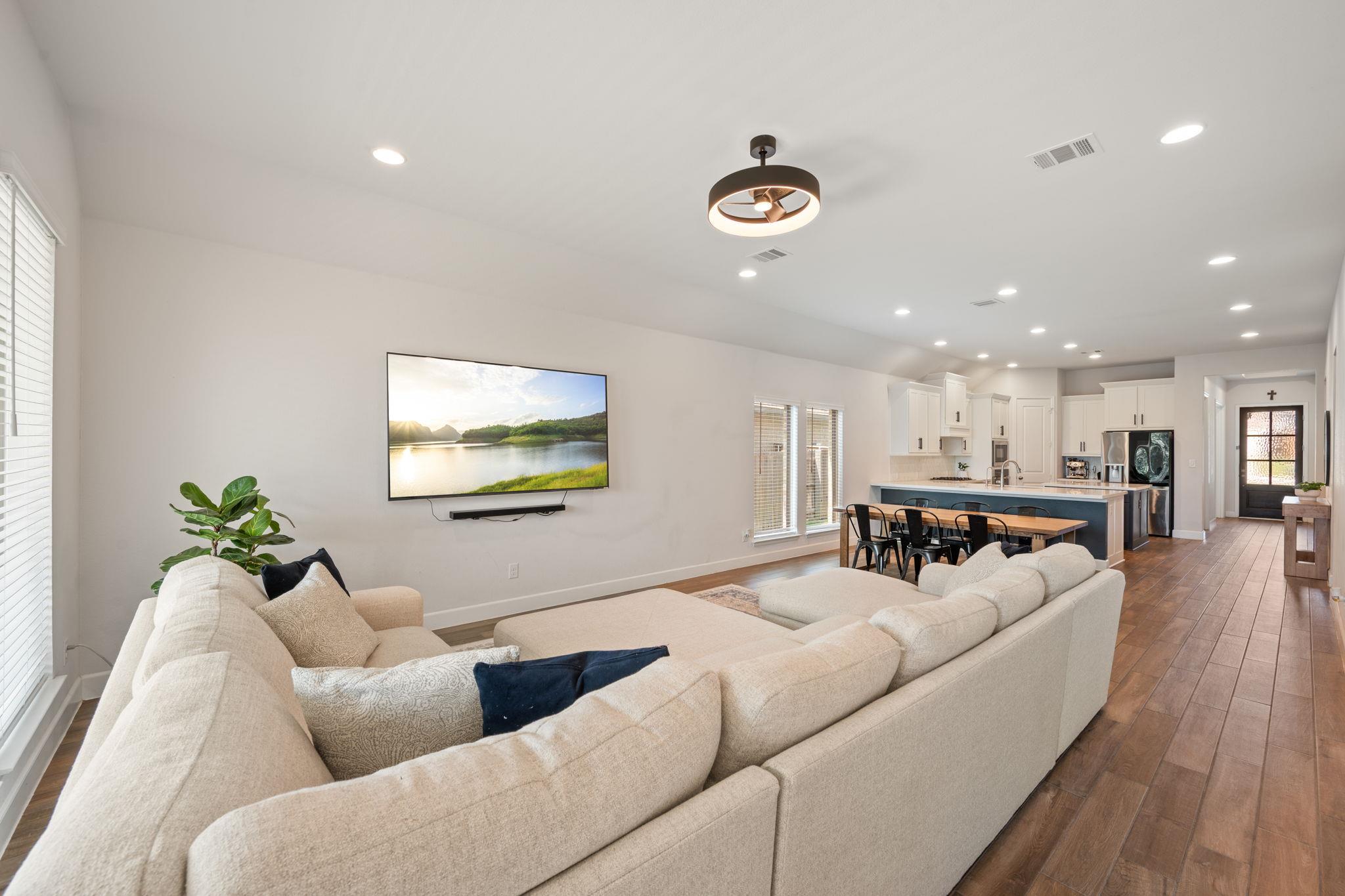 343 Eagle Ford DR