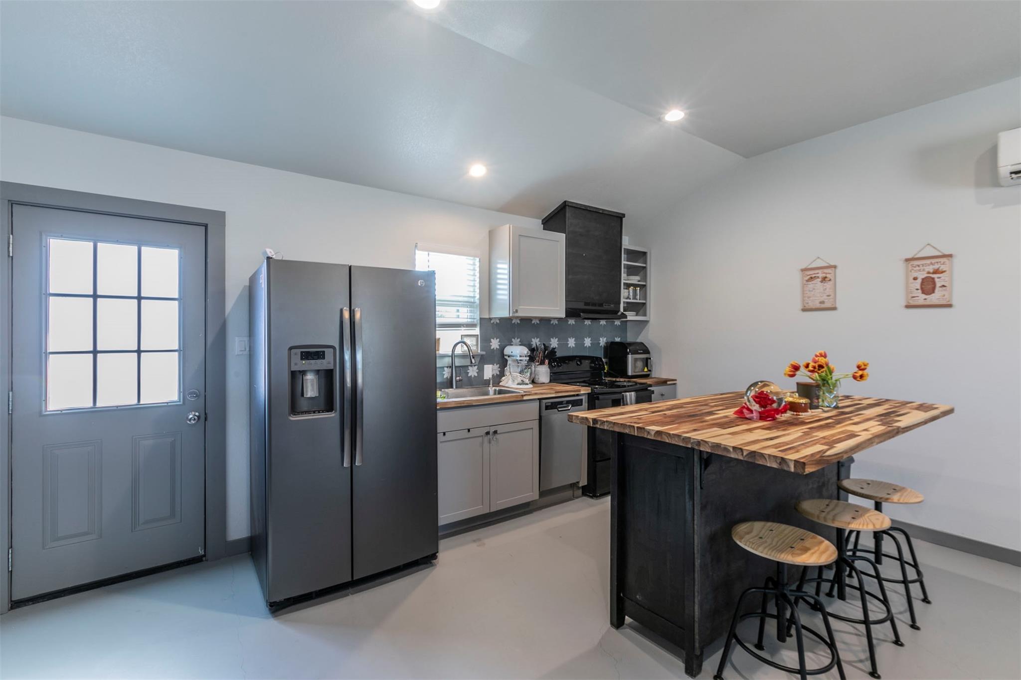 4613 Joseph DR