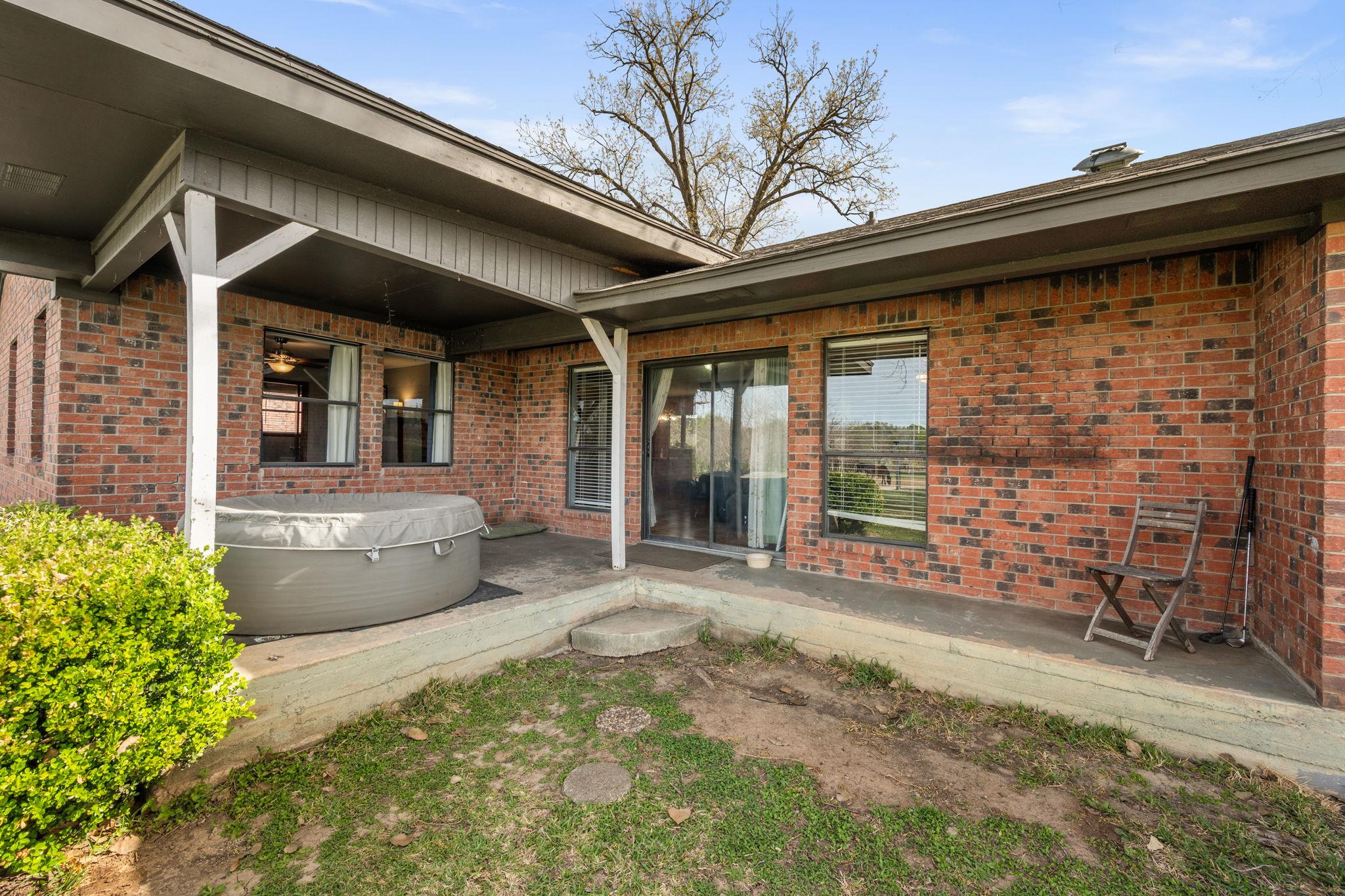 902 Ray Berglund BLVD