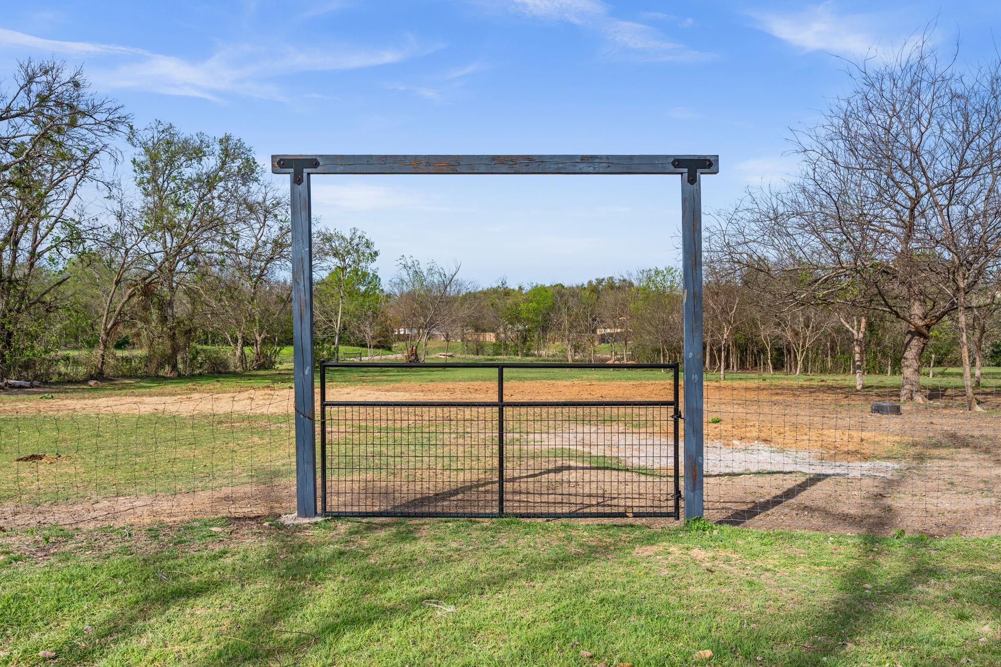 902 Ray Berglund BLVD