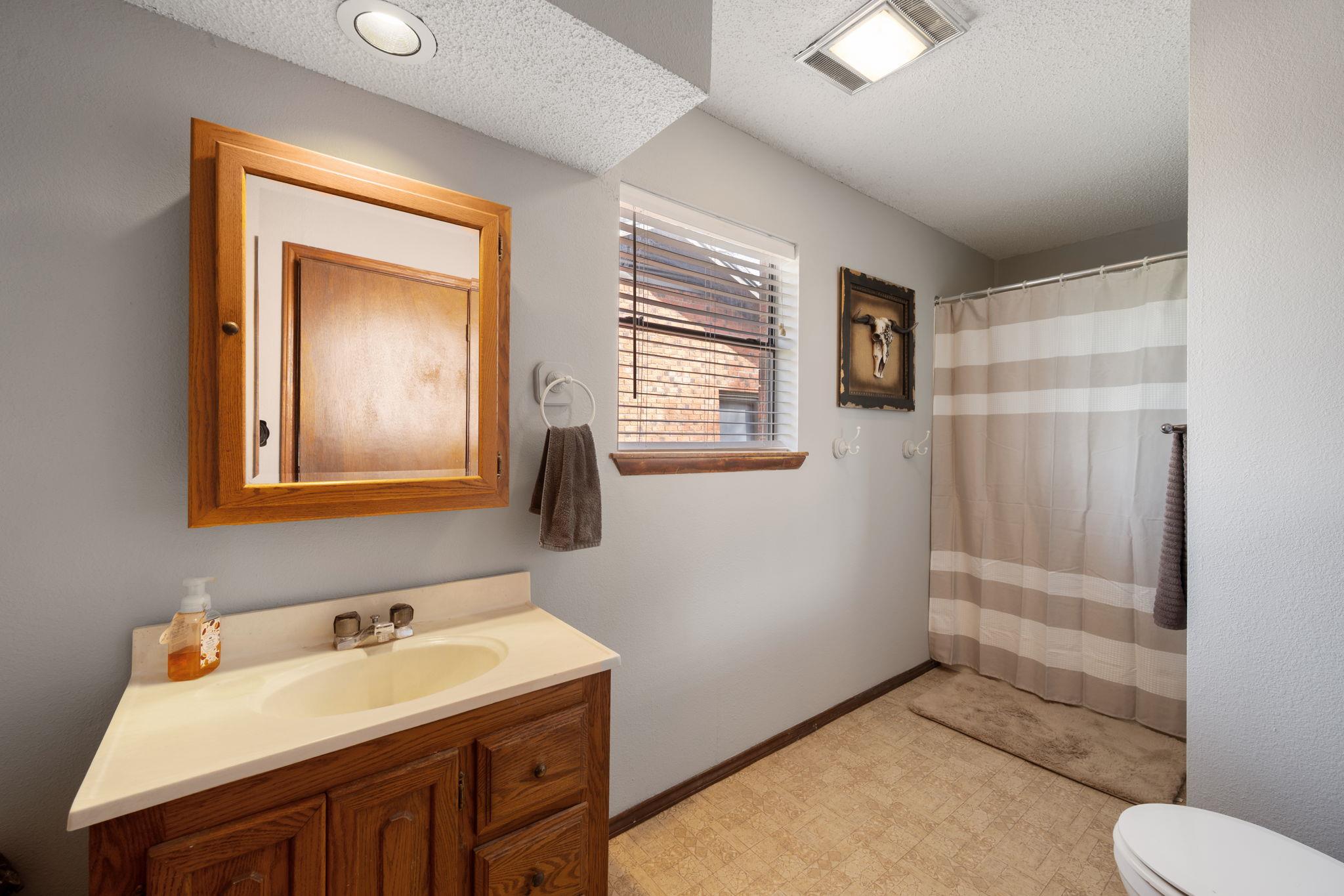 902 Ray Berglund BLVD