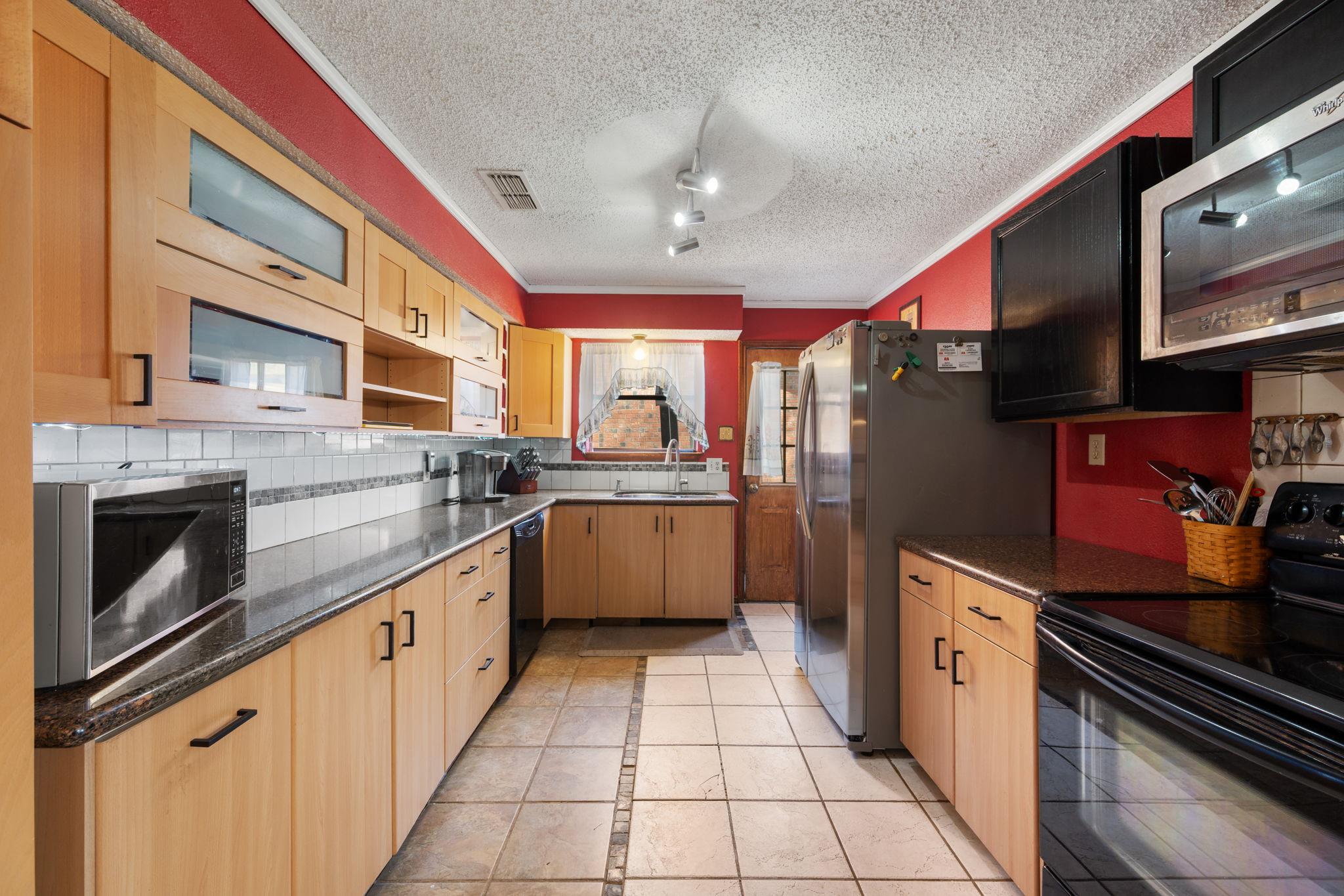 902 Ray Berglund BLVD