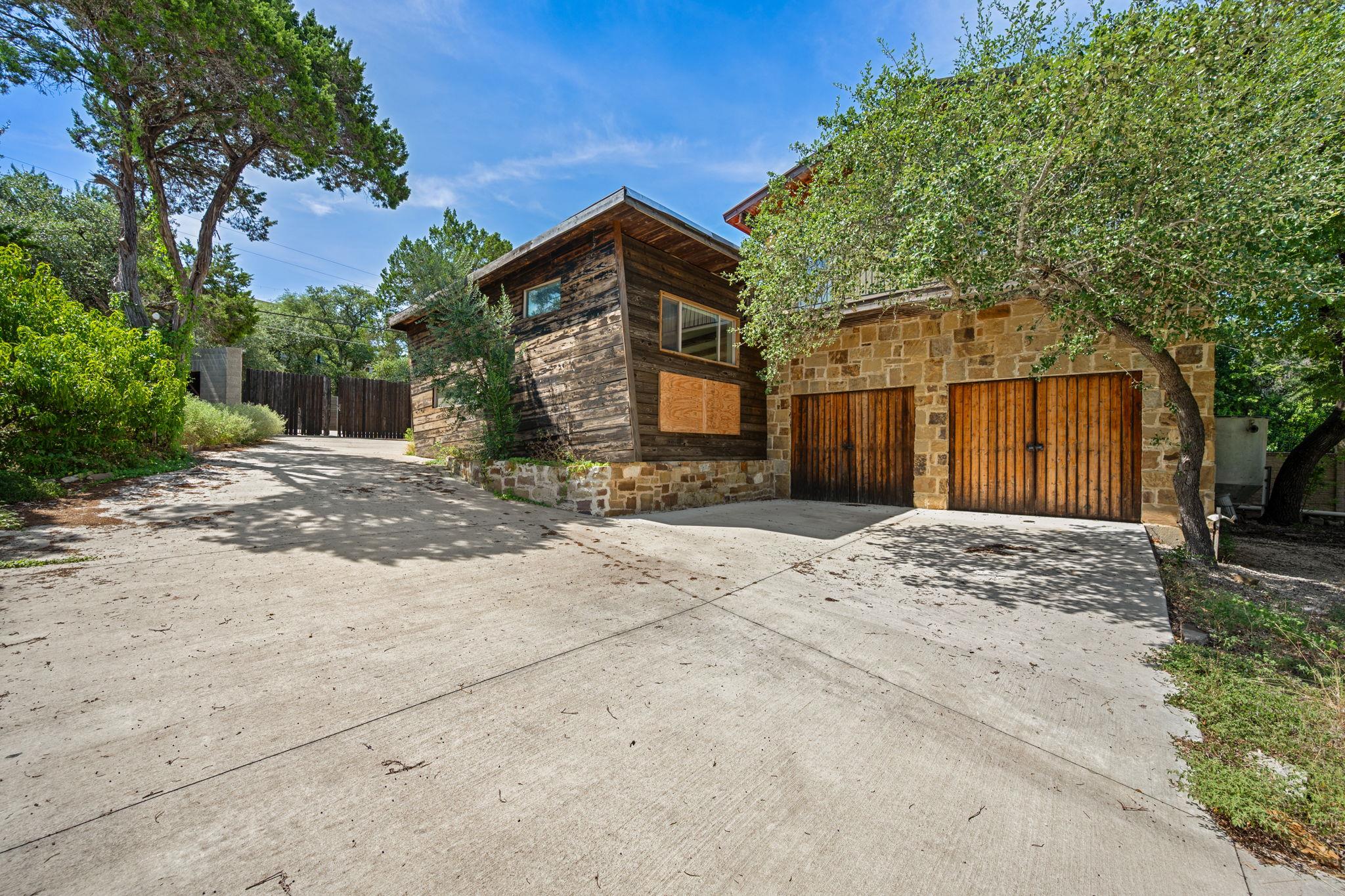 14953 Arrowhead DR