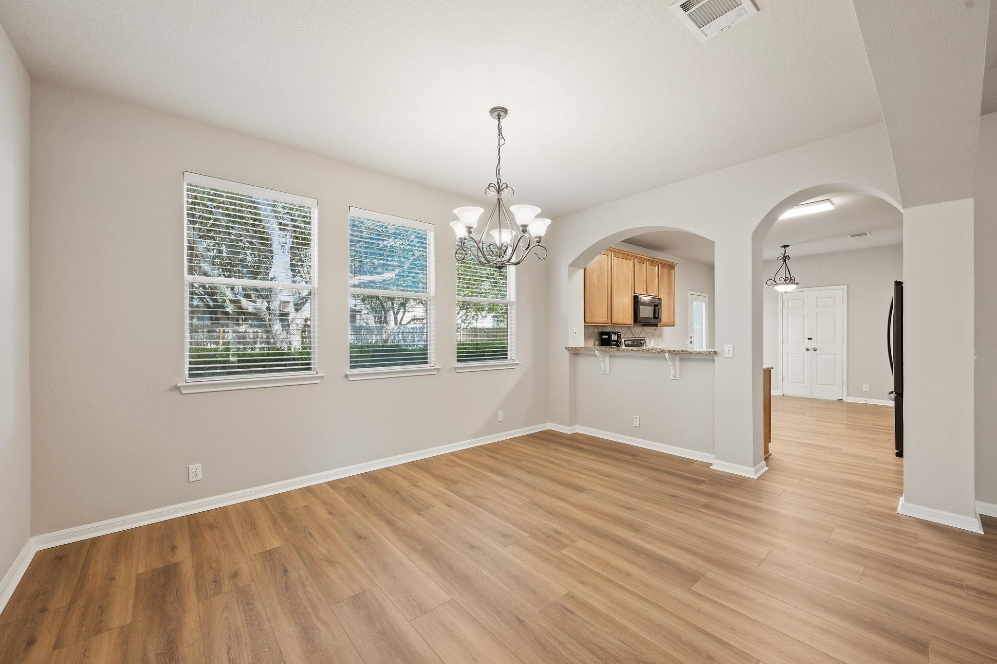19104 Leigh LN