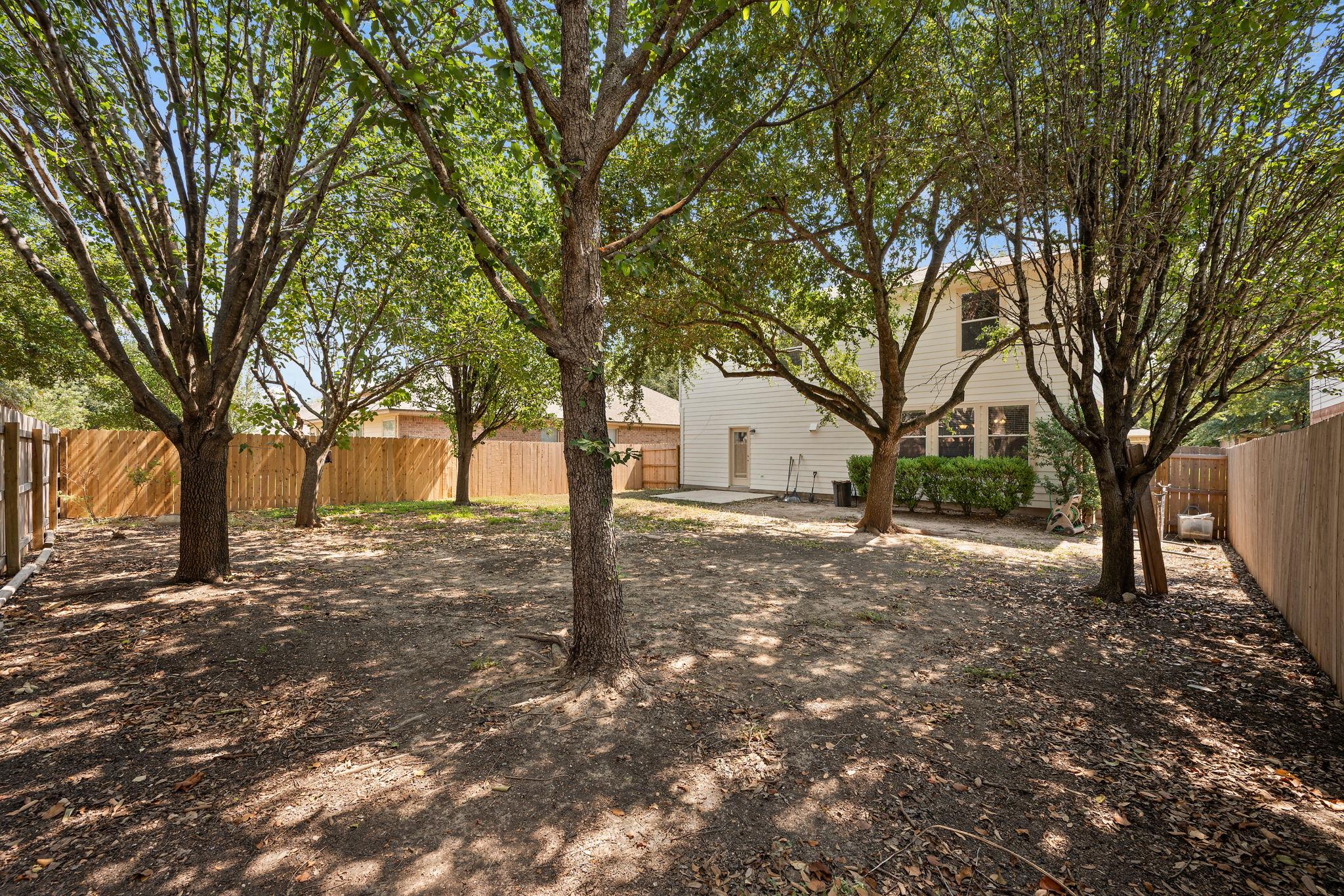 19104 Leigh LN