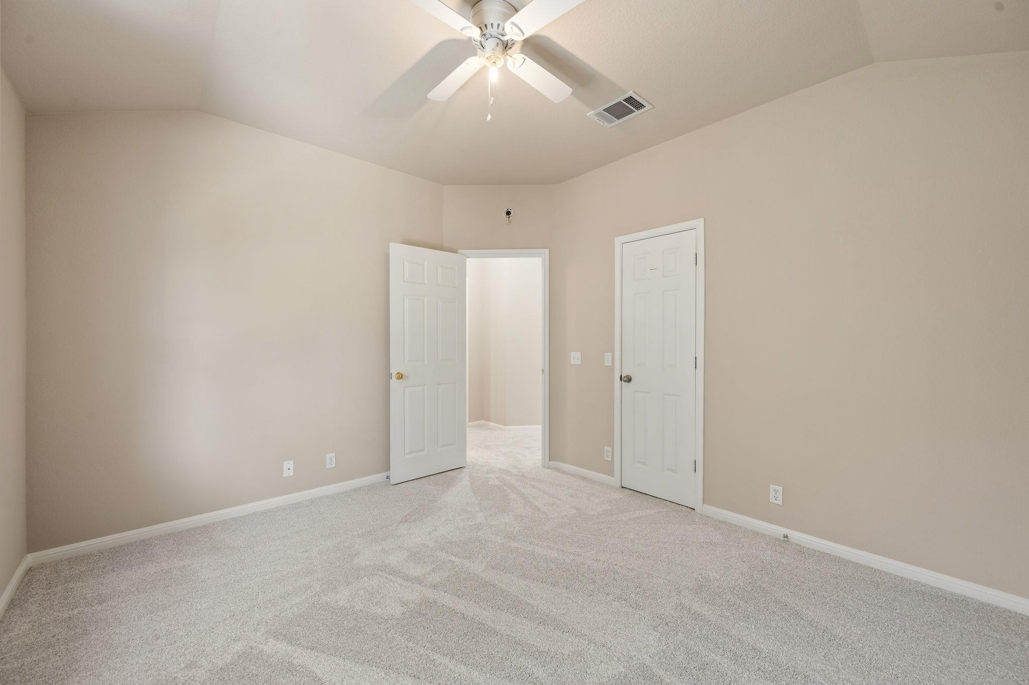 19104 Leigh LN