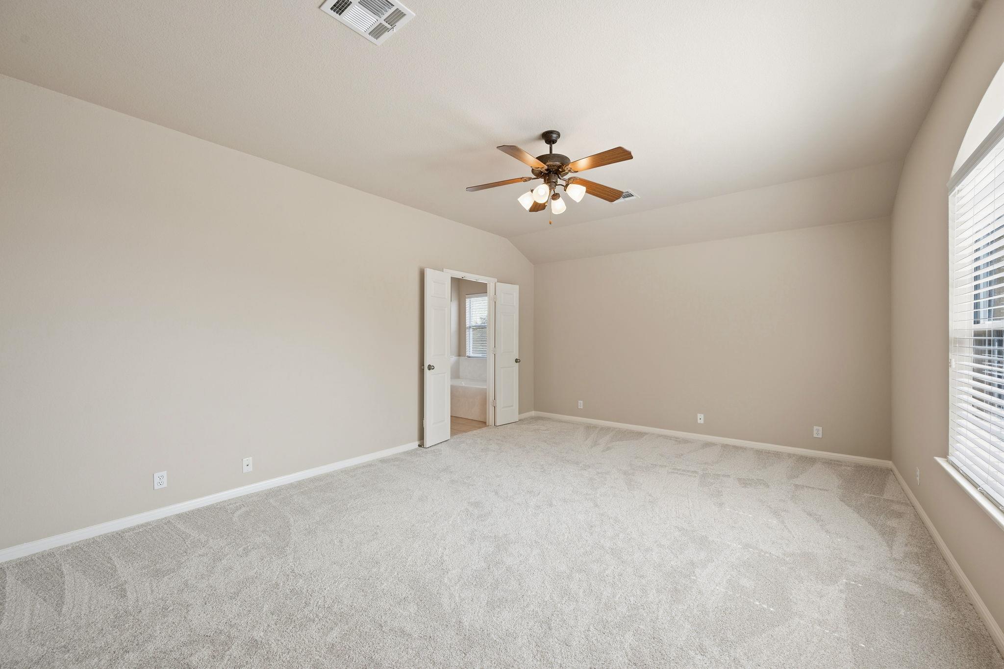 19104 Leigh LN