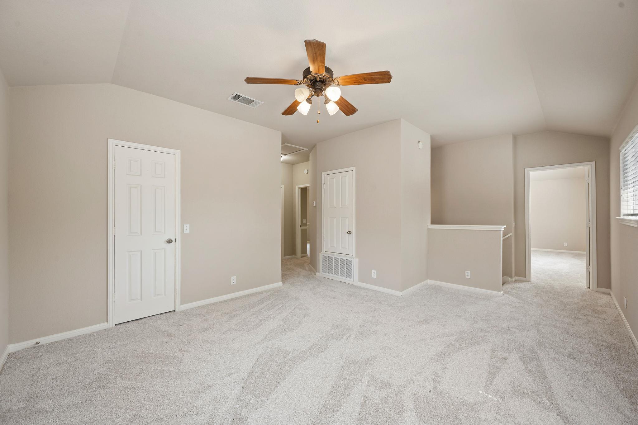 19104 Leigh LN