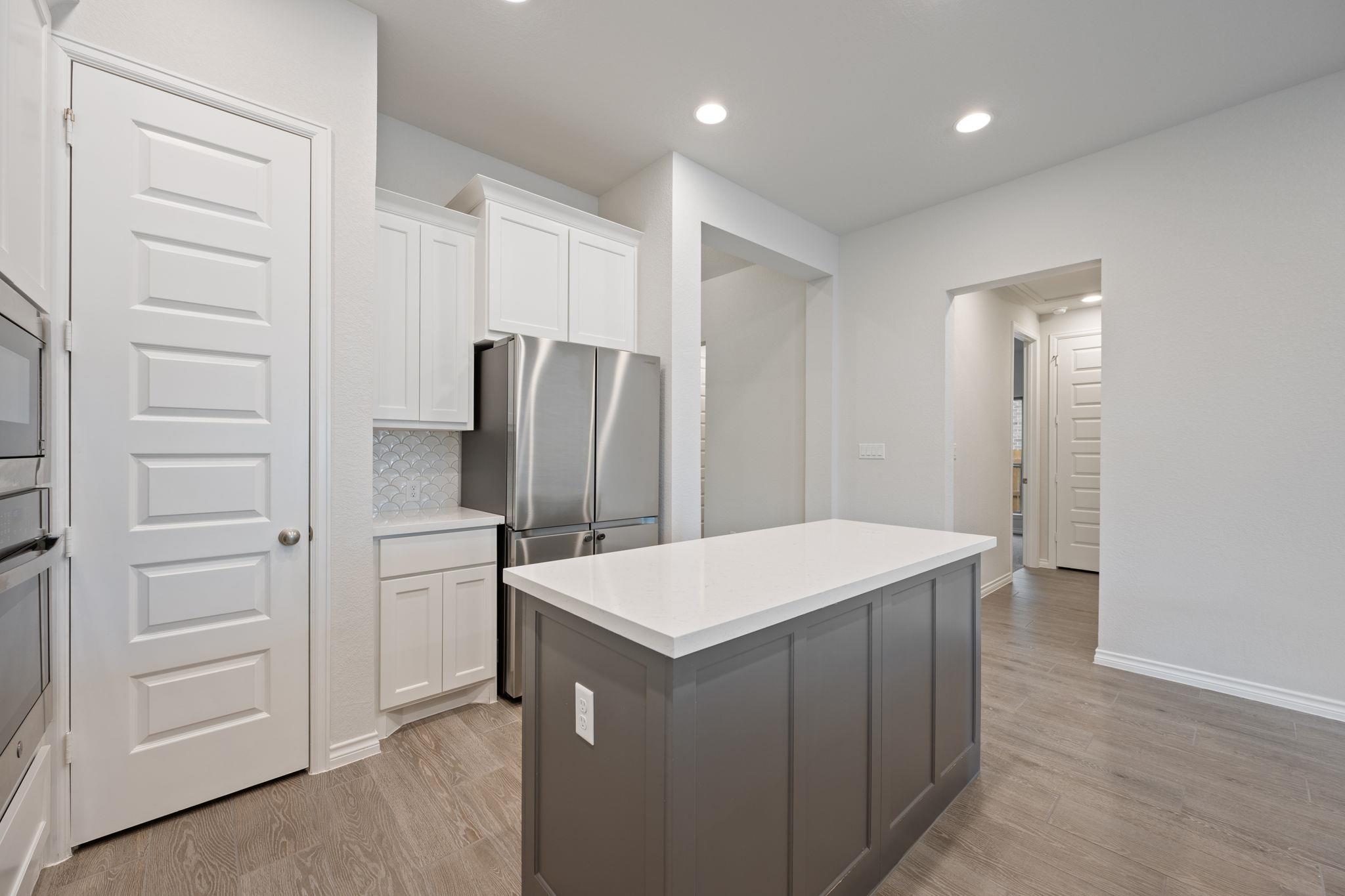 1037 Thunderhead TRL